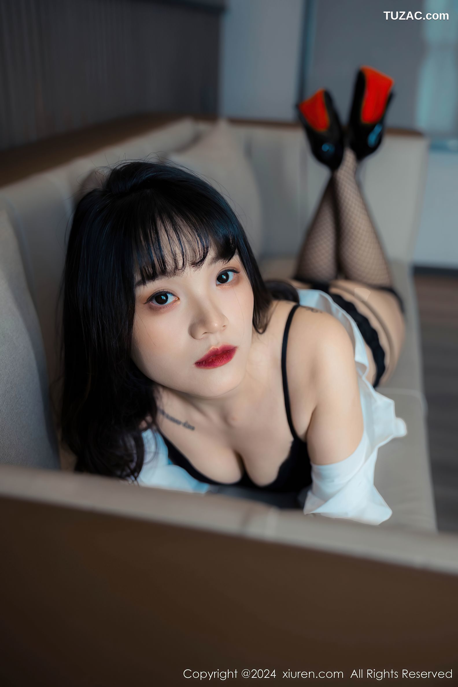 XiuRen秀人网-8320-唐安诺-黑色蕾丝内衣爆乳-2024.04.01