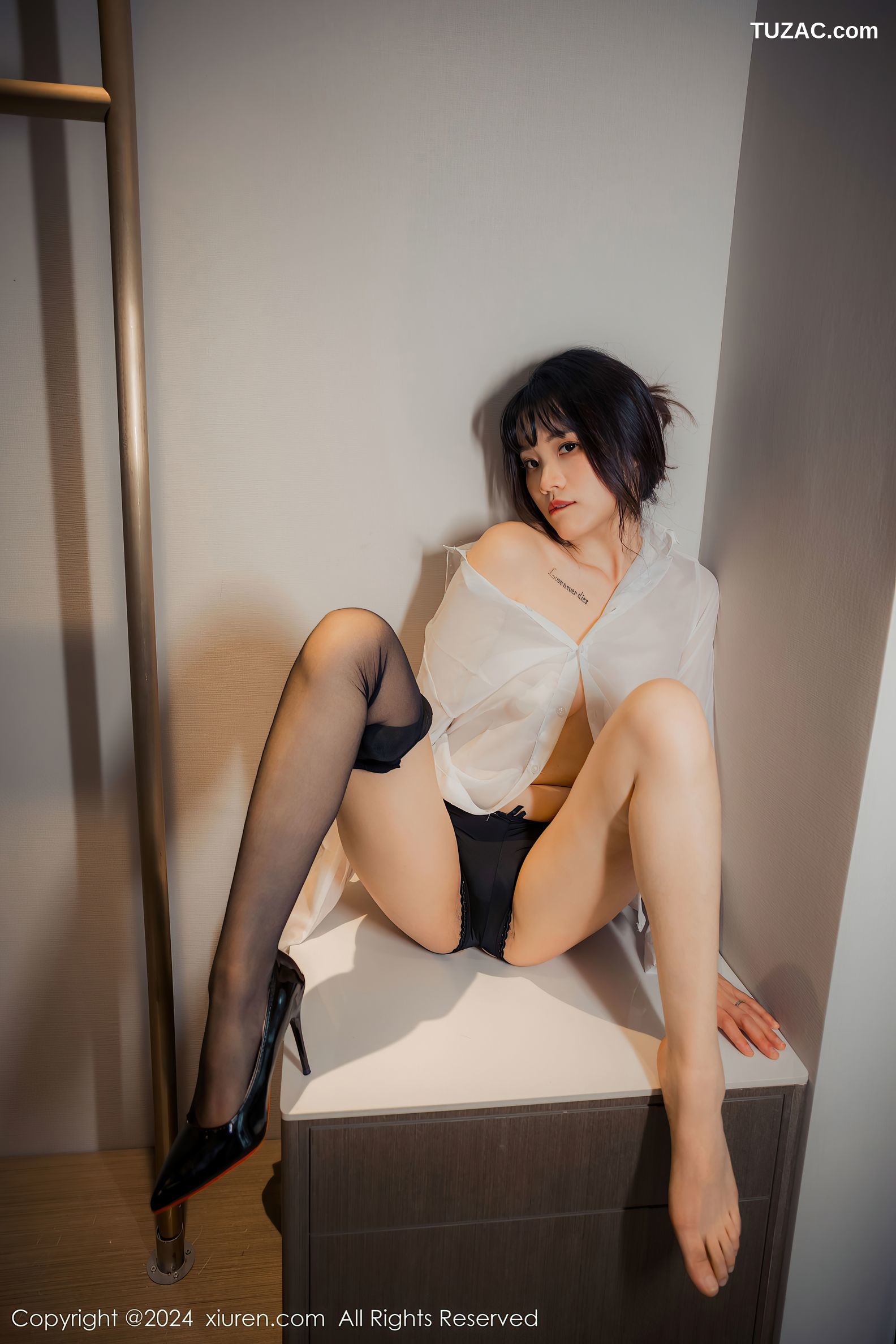 XiuRen秀人网-8320-唐安诺-黑色蕾丝内衣爆乳-2024.04.01