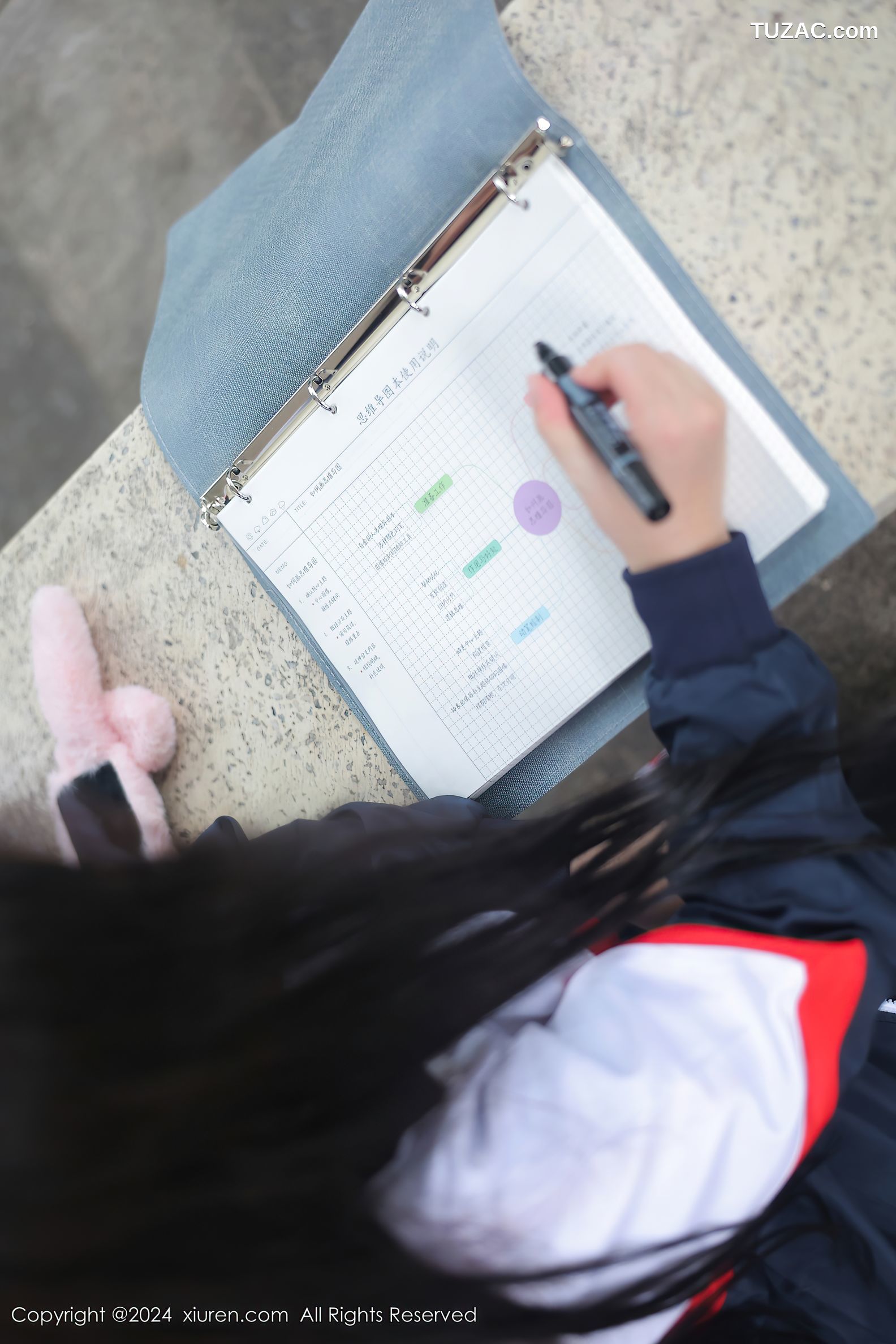 XiuRen秀人网-8335-小薯条nienie-澳门旅拍-灰白学生运动装爆乳调教-2024.04.02