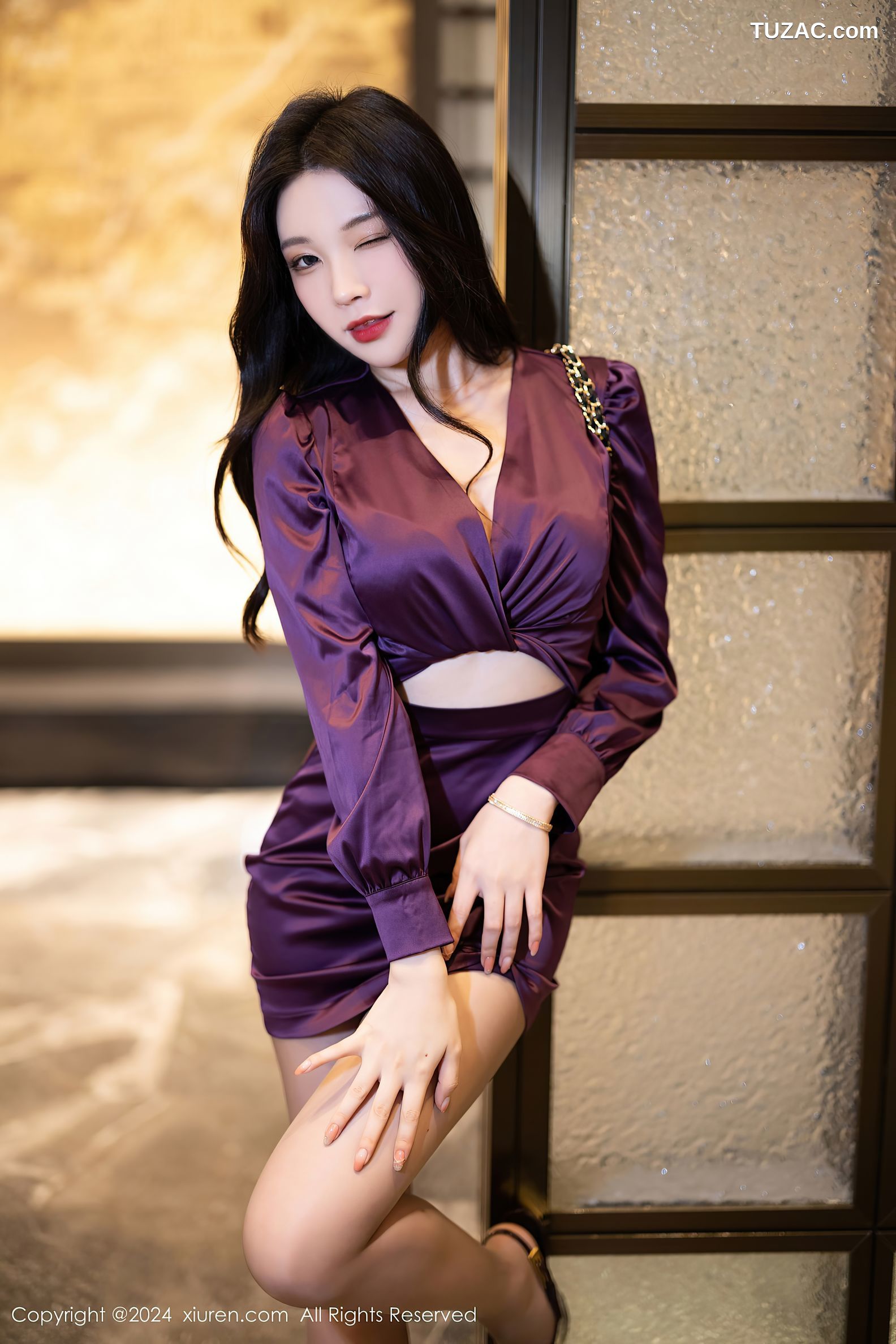 XiuRen秀人网-8342-徐莉芝Booty-紫色裙装紫色内衣黑网连体袜爆乳-2024.04.03