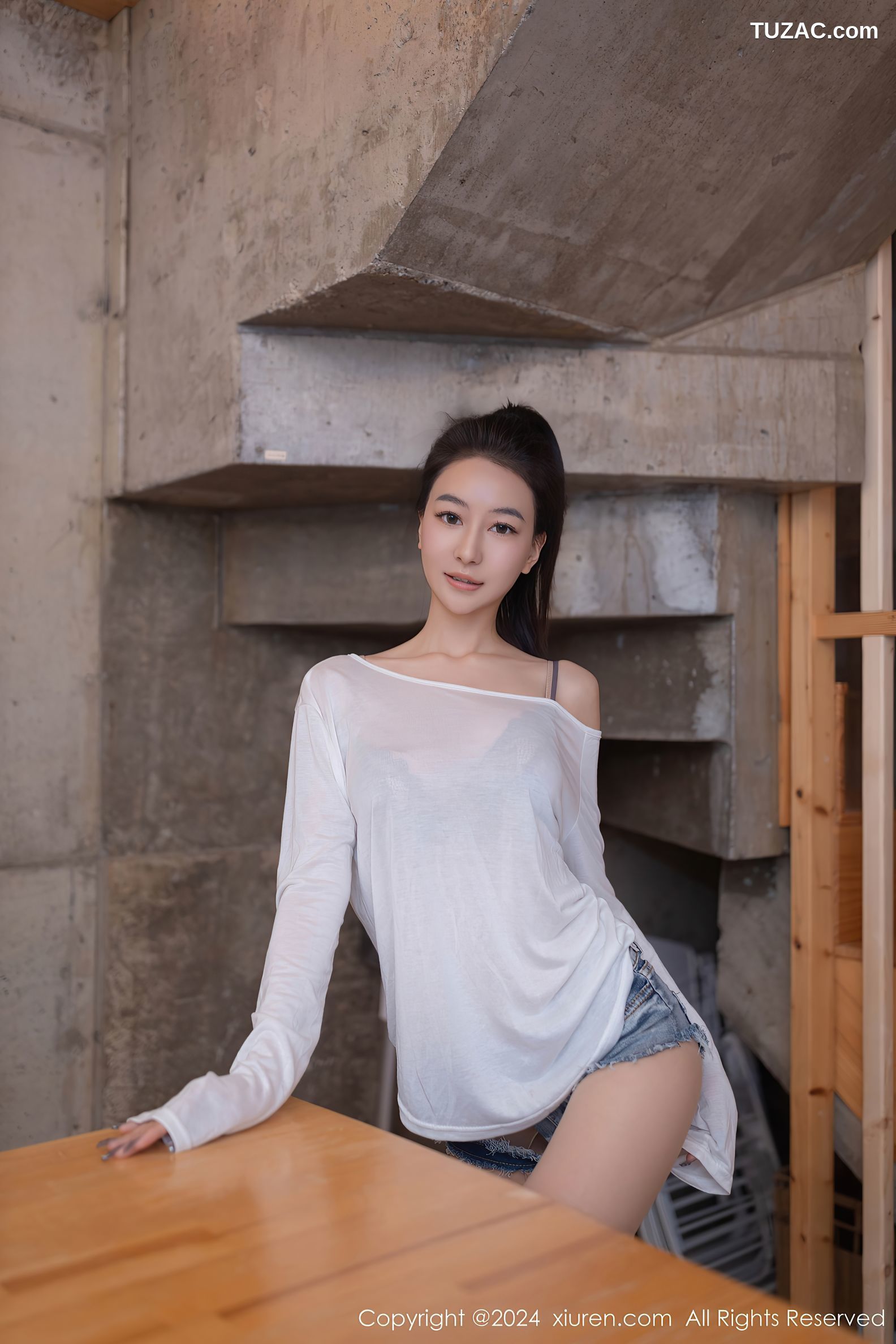 XiuRen秀人网-8345-熊小诺-轻透白T牛仔热裤-2024.04.07