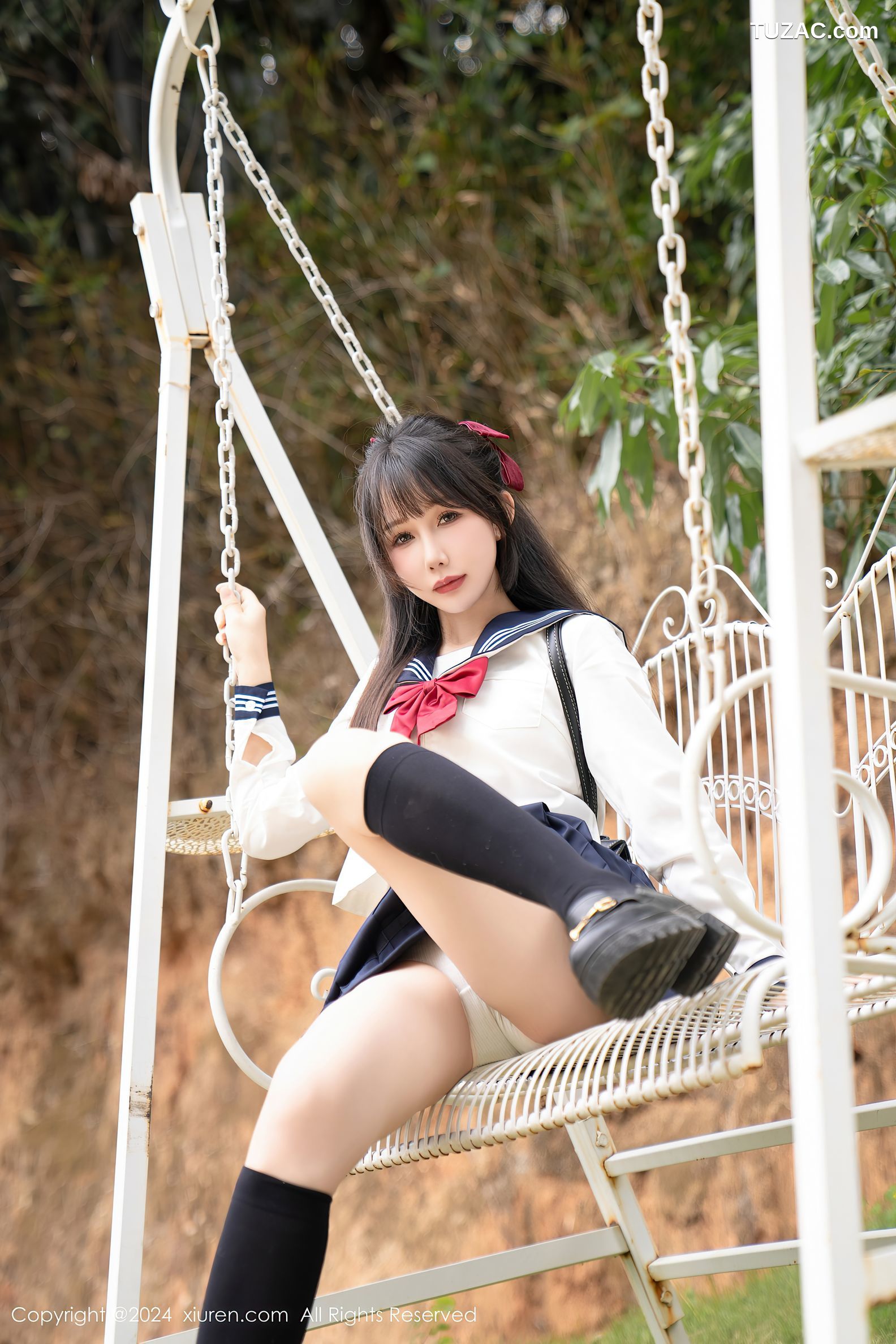 XiuRen秀人网-8365-波巧酱-初恋小学妹-水手服百褶短裙学生装户外野餐-2024.04.10