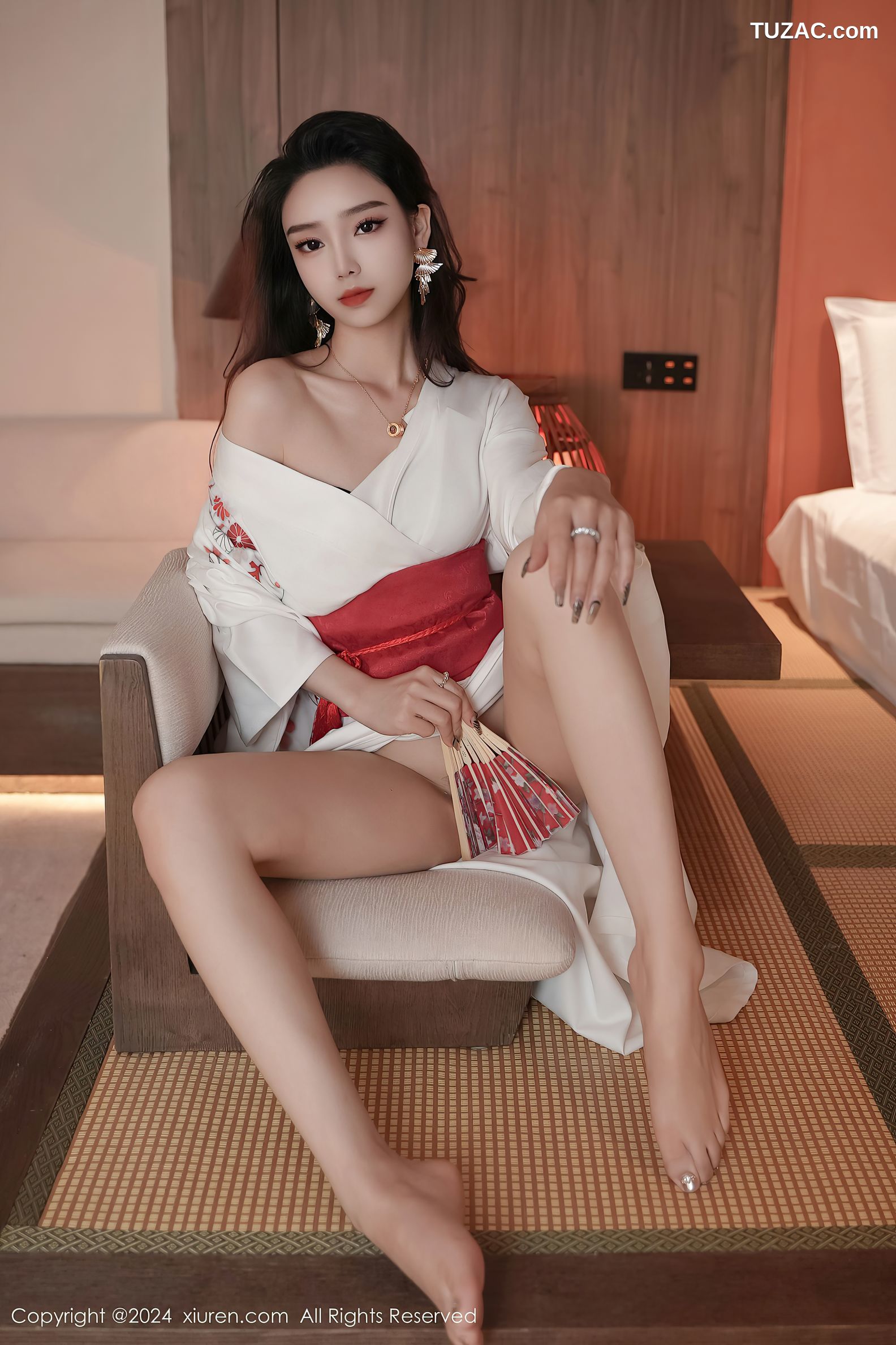 XiuRen秀人网-8367-苏曼兮-白色和服红绑带红色扇子-2024.04.10