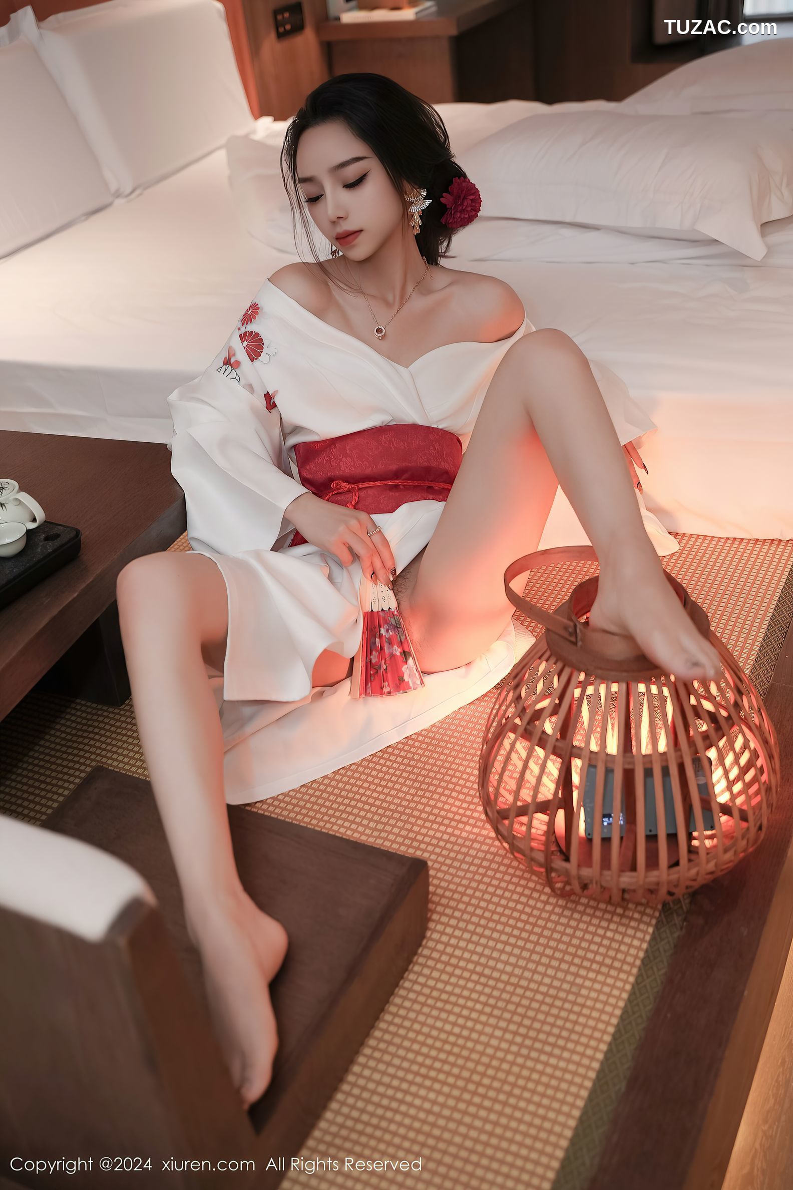 XiuRen秀人网-8367-苏曼兮-白色和服红绑带红色扇子-2024.04.10