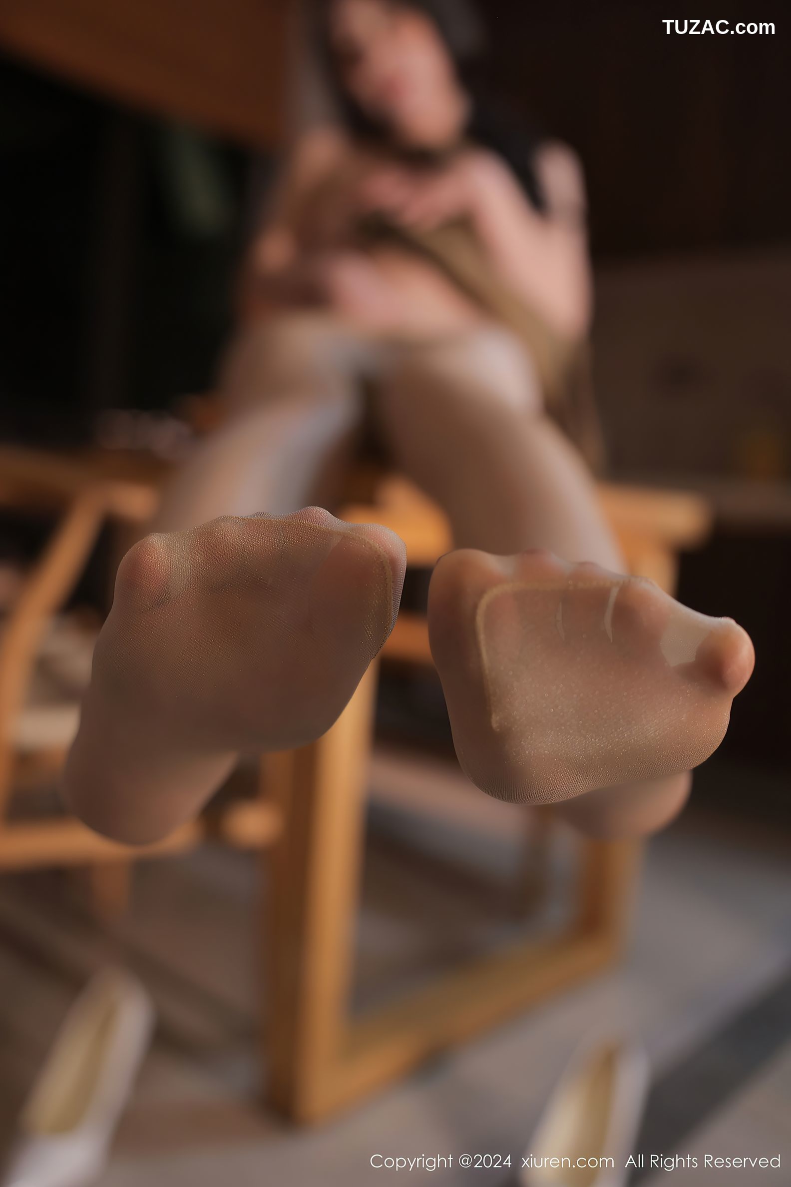 XiuRen秀人网-8388-桃妖夭-咖啡色围裙魅惑肉丝-2024.04.12