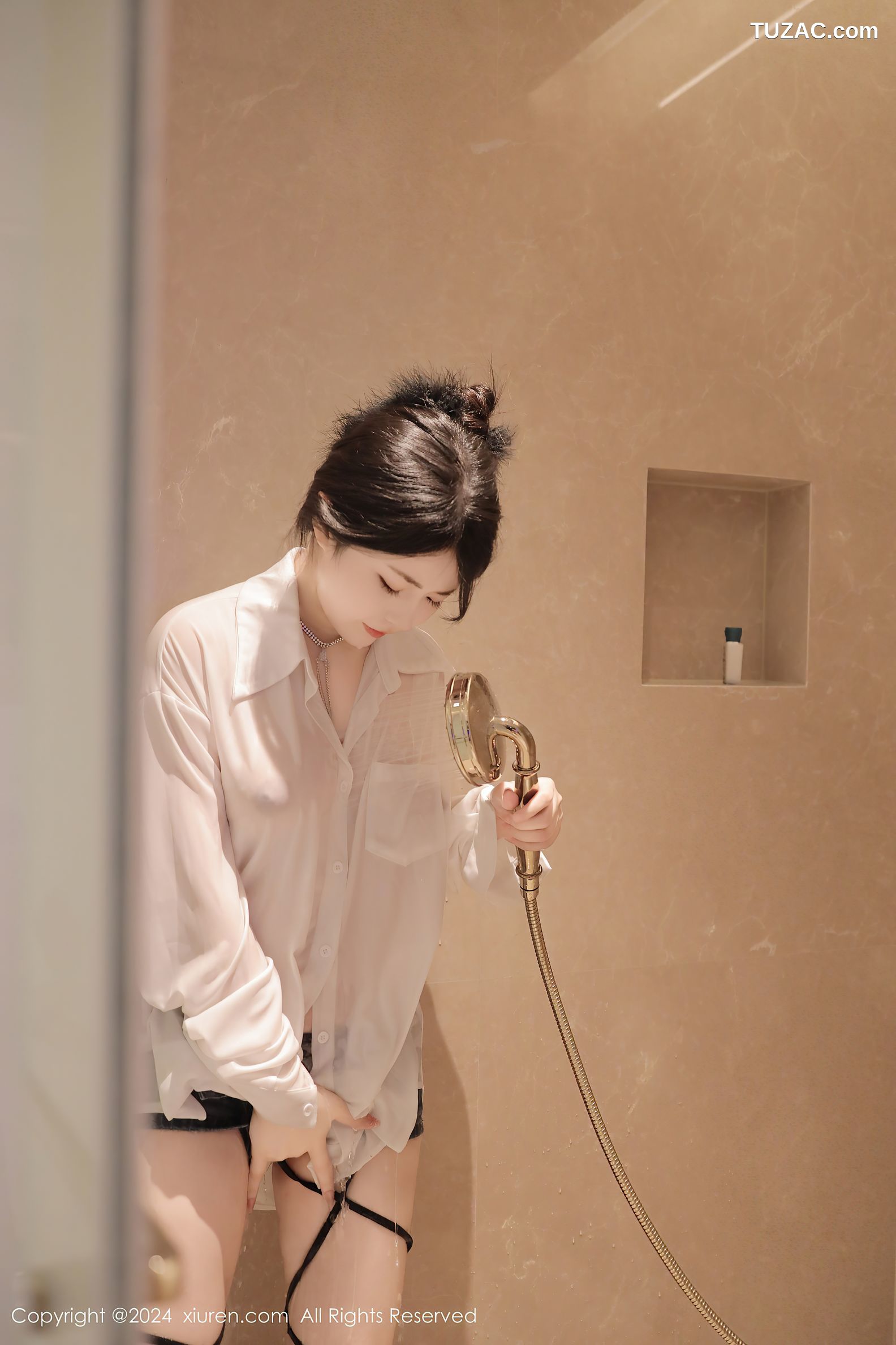XiuRen秀人网-8400-陈小花-白衬衫牛仔超短裙浴室湿身爆乳-2024.04.16