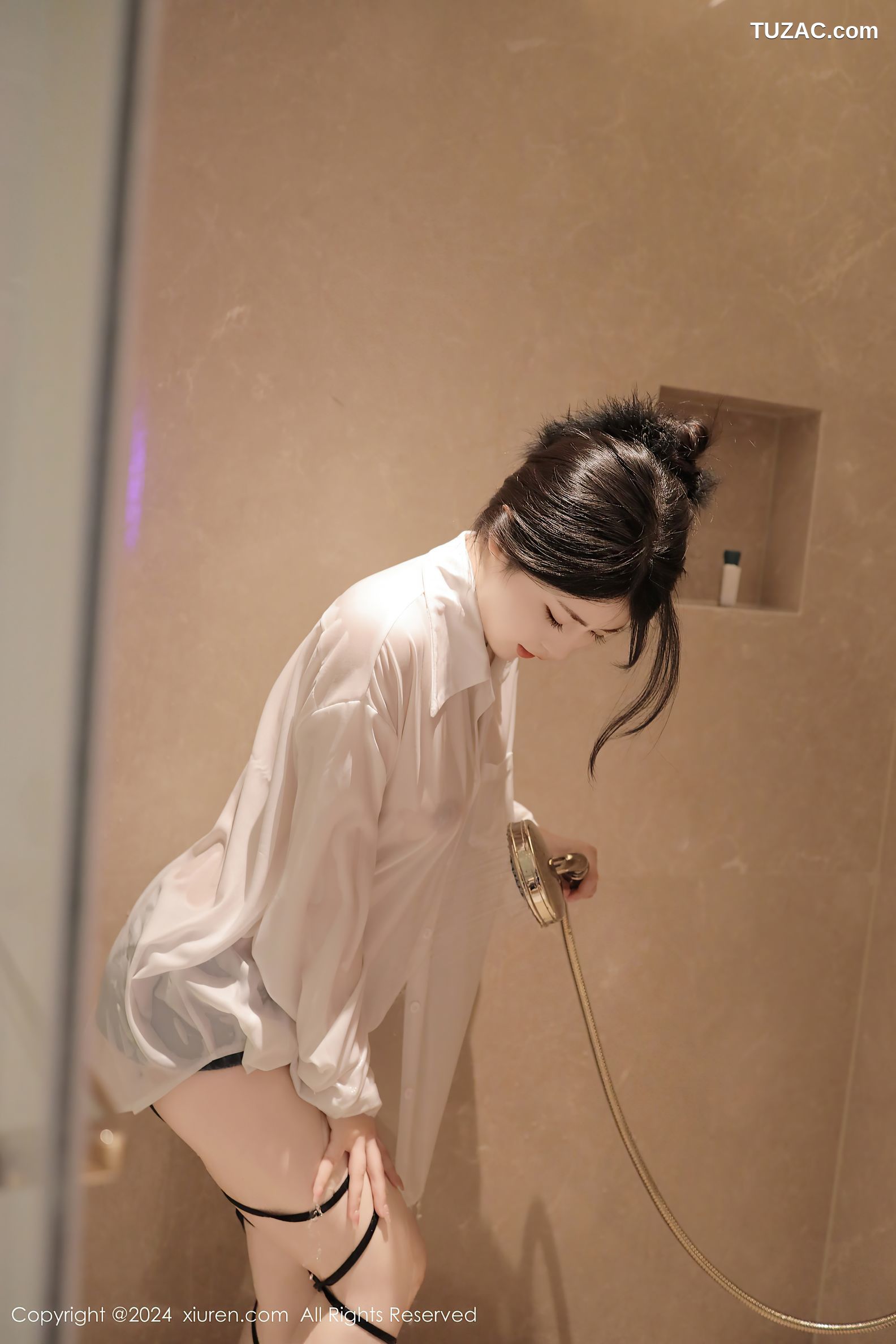 XiuRen秀人网-8400-陈小花-白衬衫牛仔超短裙浴室湿身爆乳-2024.04.16