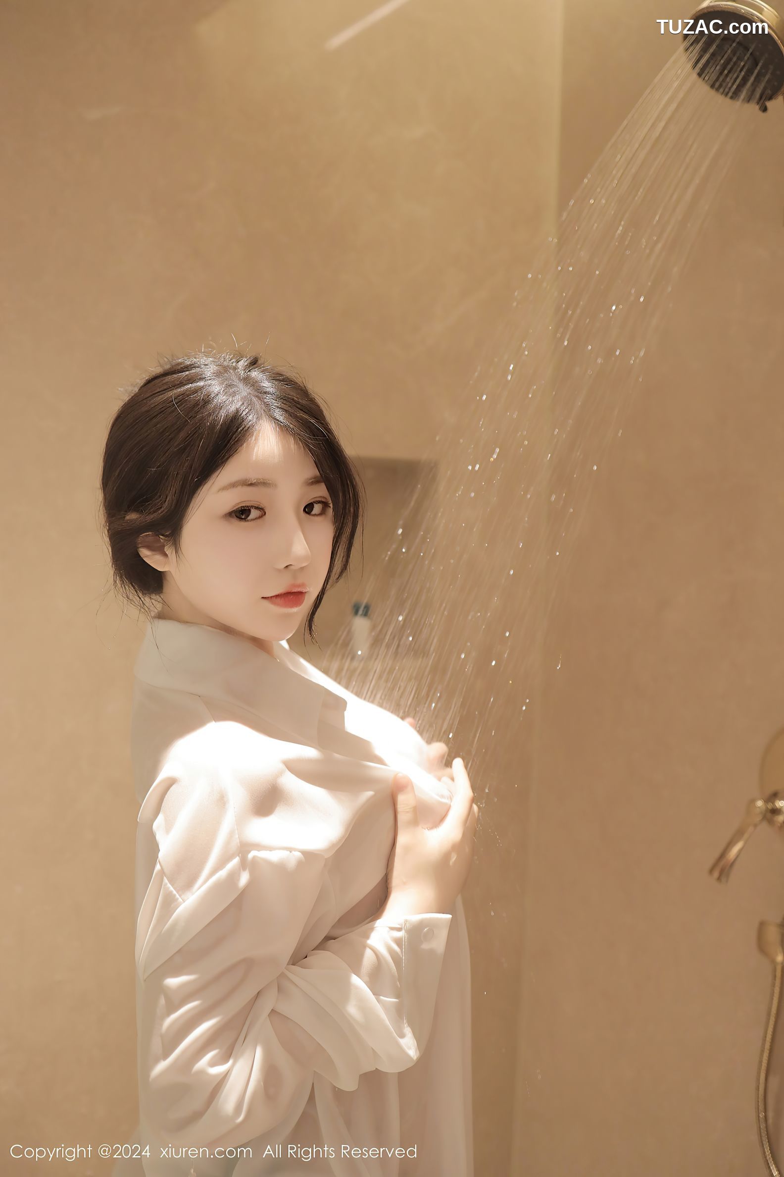 XiuRen秀人网-8400-陈小花-白衬衫牛仔超短裙浴室湿身爆乳-2024.04.16