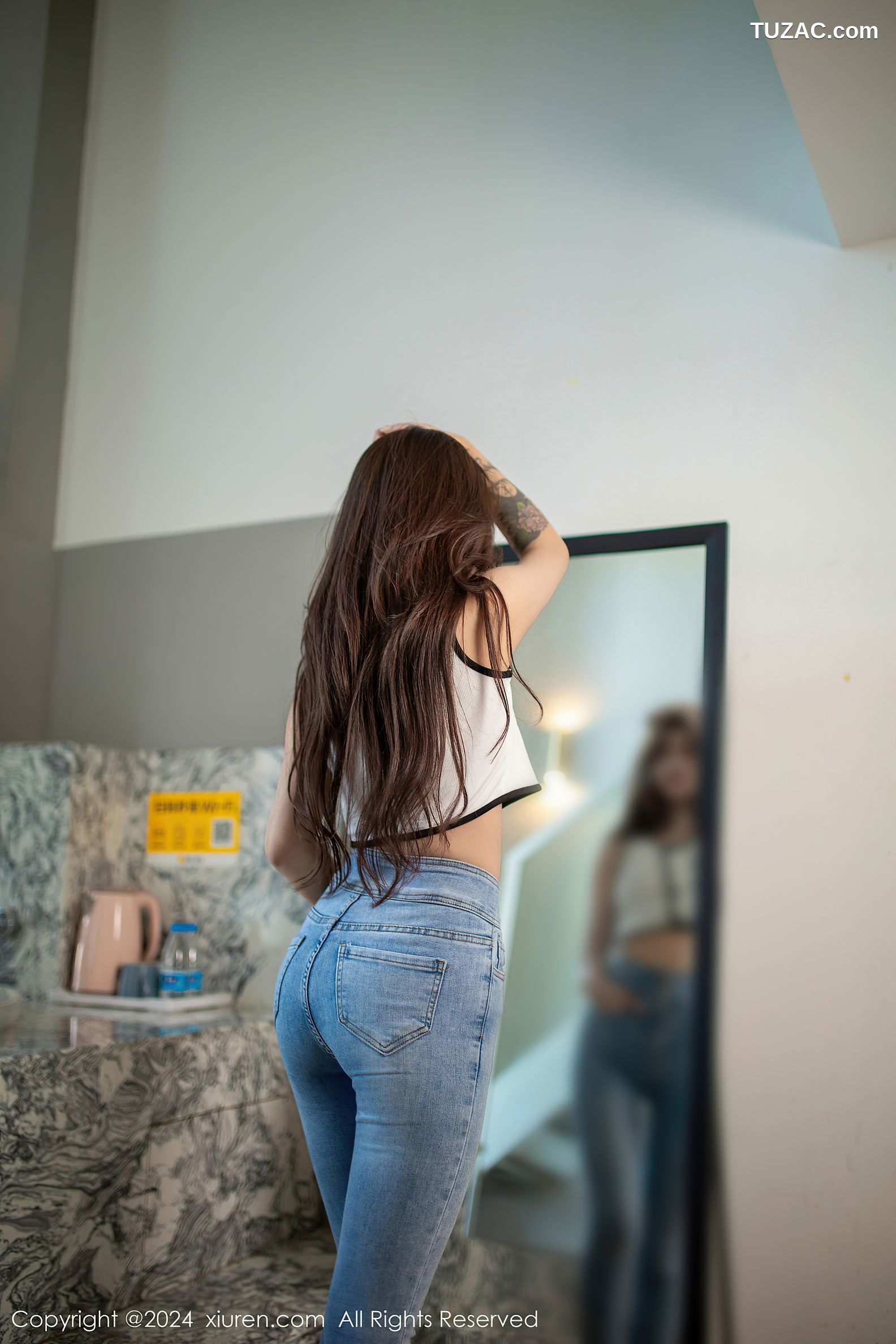 XiuRen秀人网-8410-仙女爱自由-白背心牛仔裤-浅粉蕾丝睡裙-2024.04.18