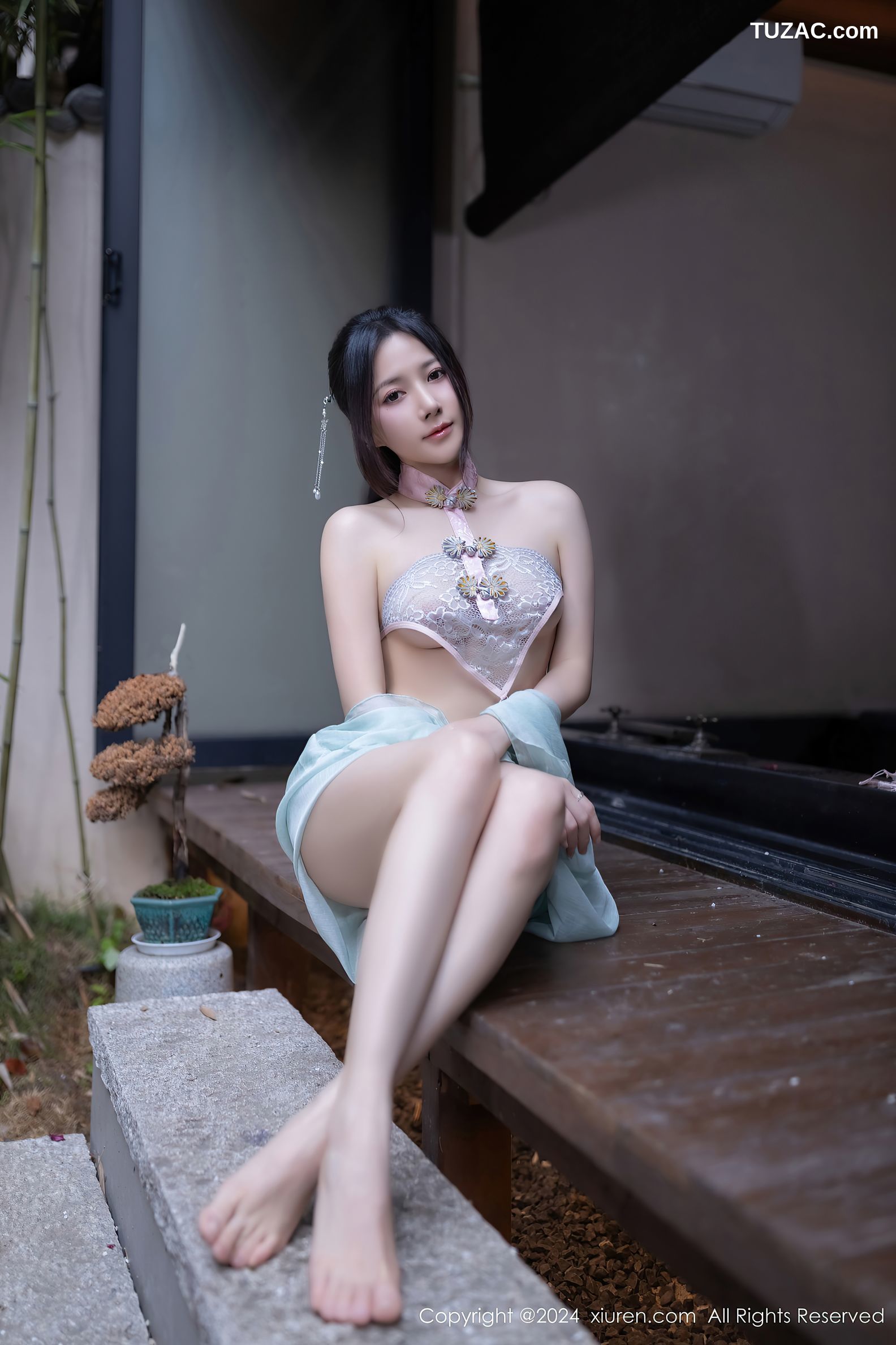 XiuRen秀人网-8428-鱼子酱Fish-花瓣浴场景-古风轻透肚兜爆乳-2024.04.19