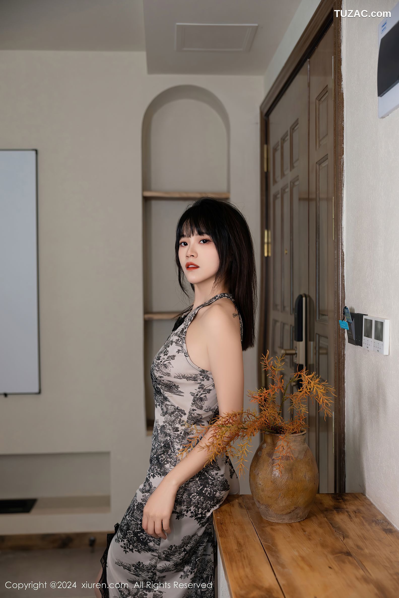 XiuRen秀人网-8434-唐安诺-中式印花连衣裙-2024.04.23