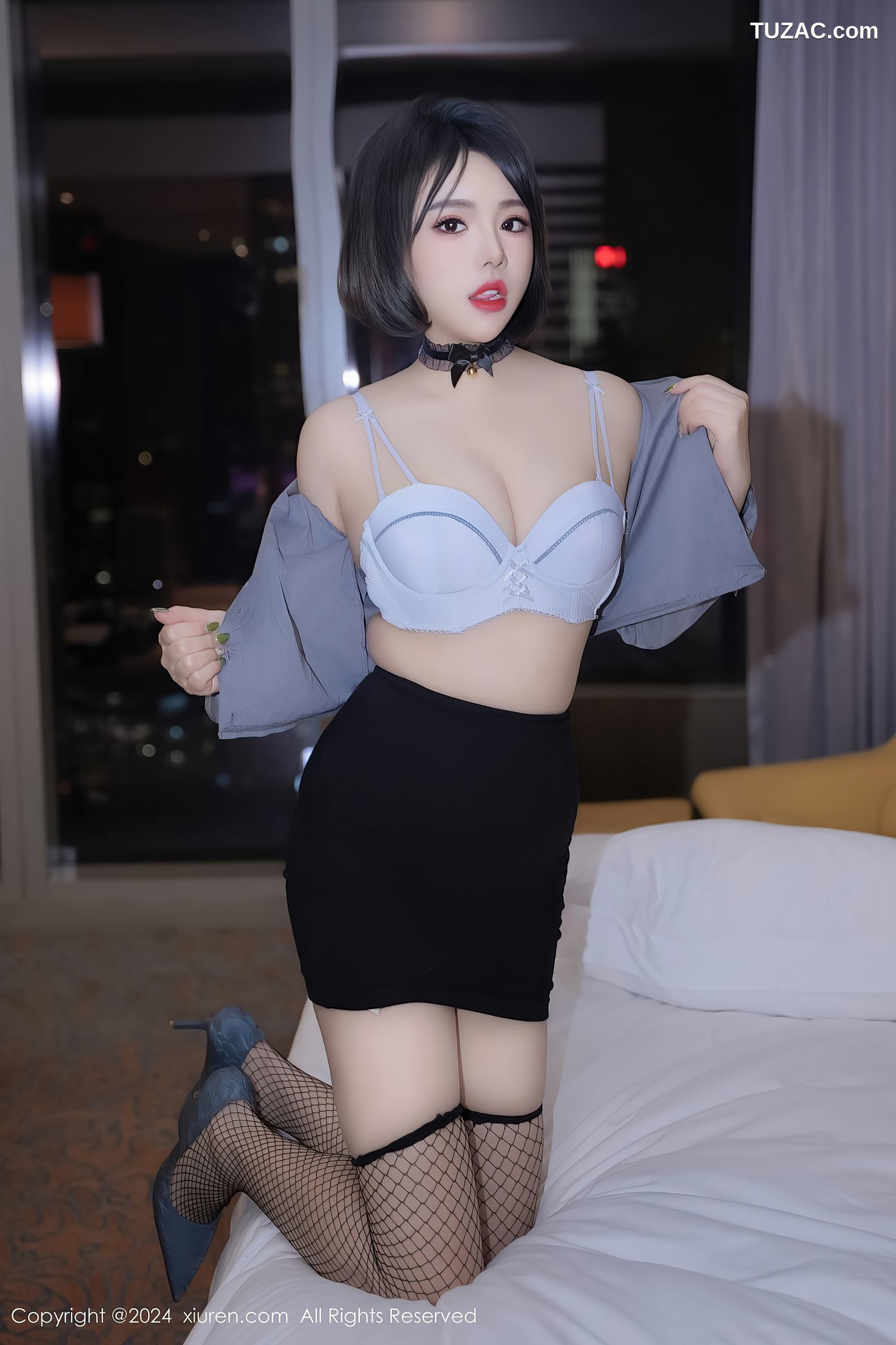 XiuRen秀人网-8435-陆萱雅-短发灰衬衫黑短裙黑丝-2024.04.23