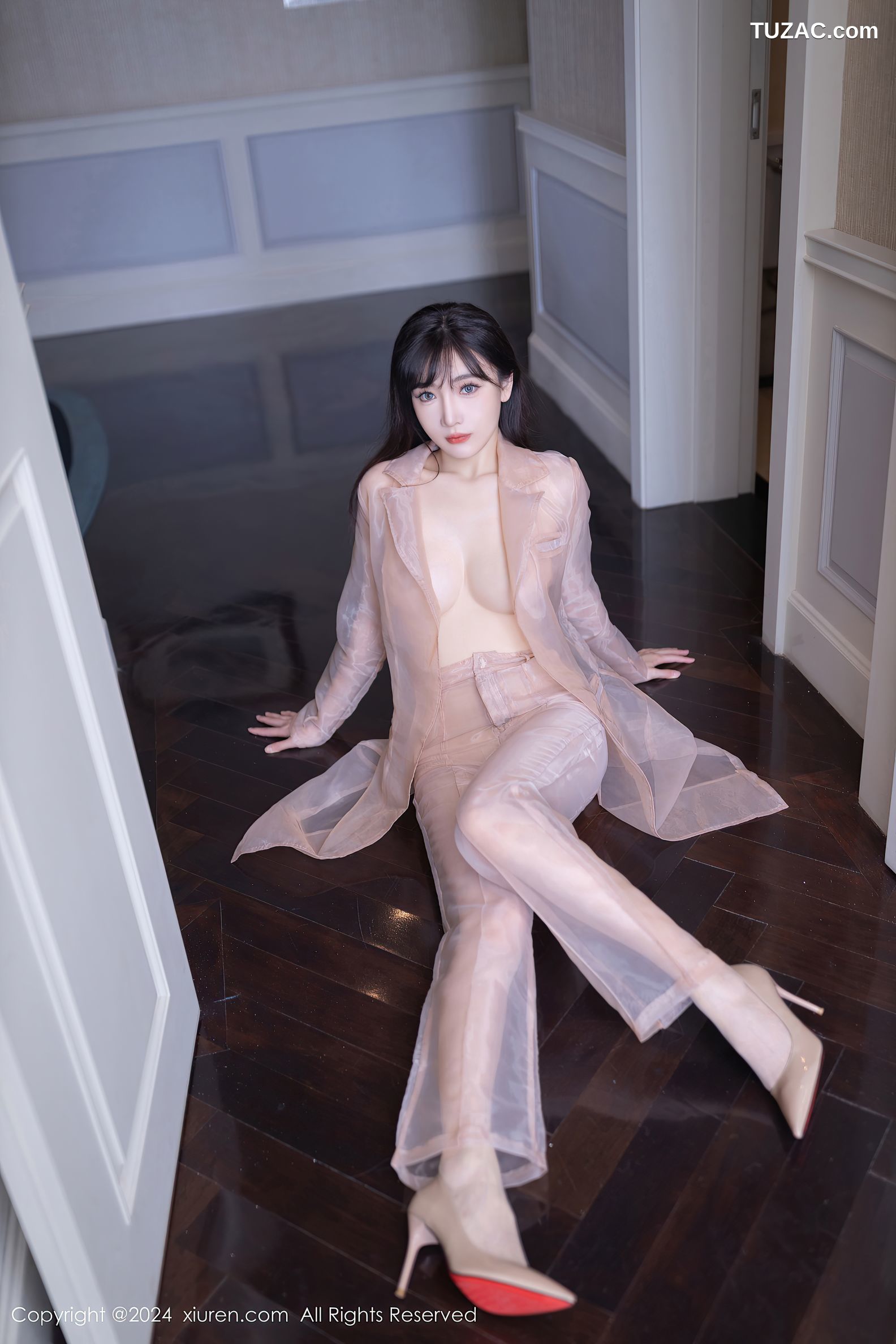 XiuRen秀人网-8509-陆萱萱-浅粉色透视西装肉丝-2024.05.09