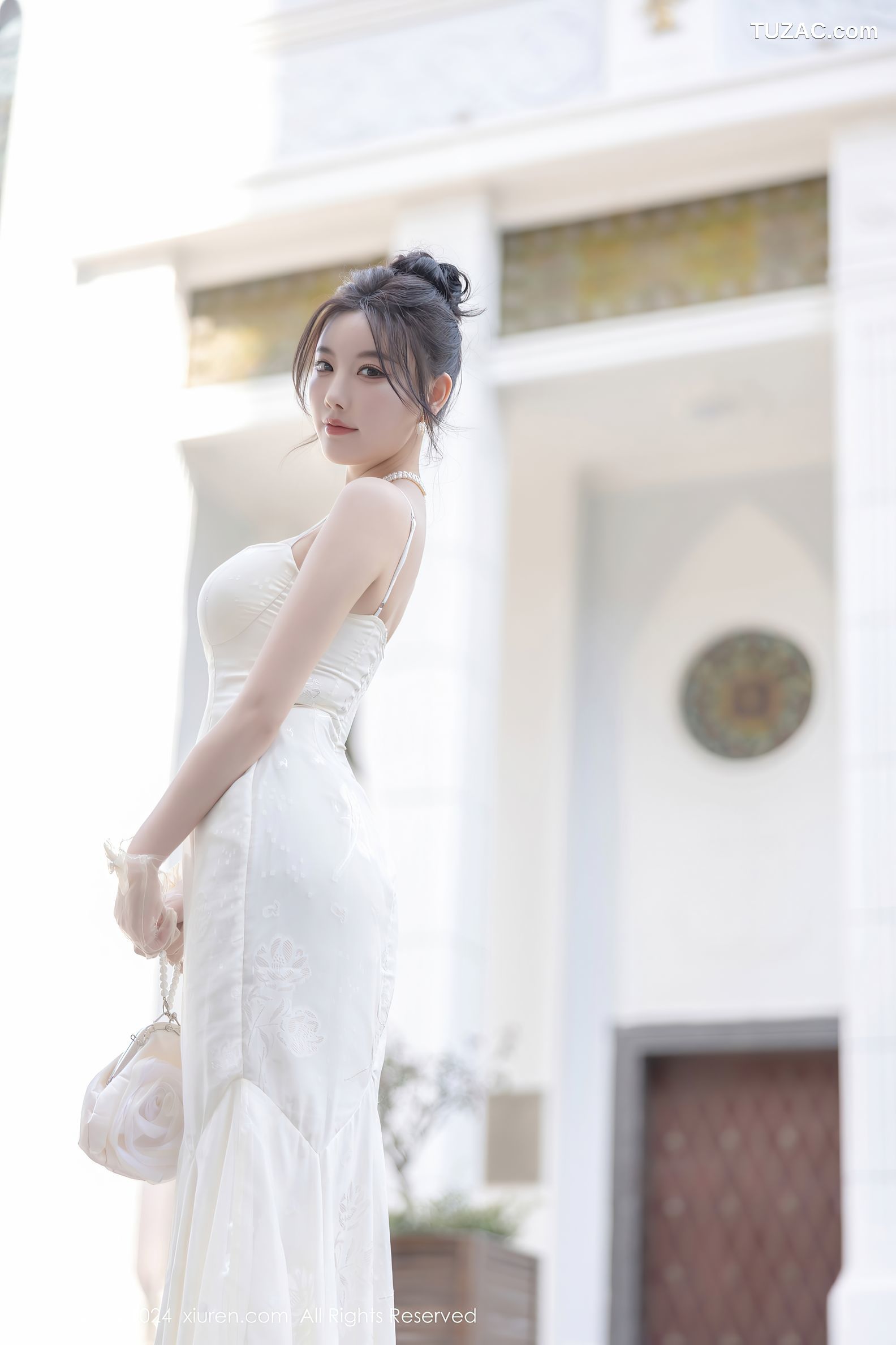 XiuRen秀人网-8538-杨晨晨Yome-白色吊带长裙白色丝袜-2024.05.14