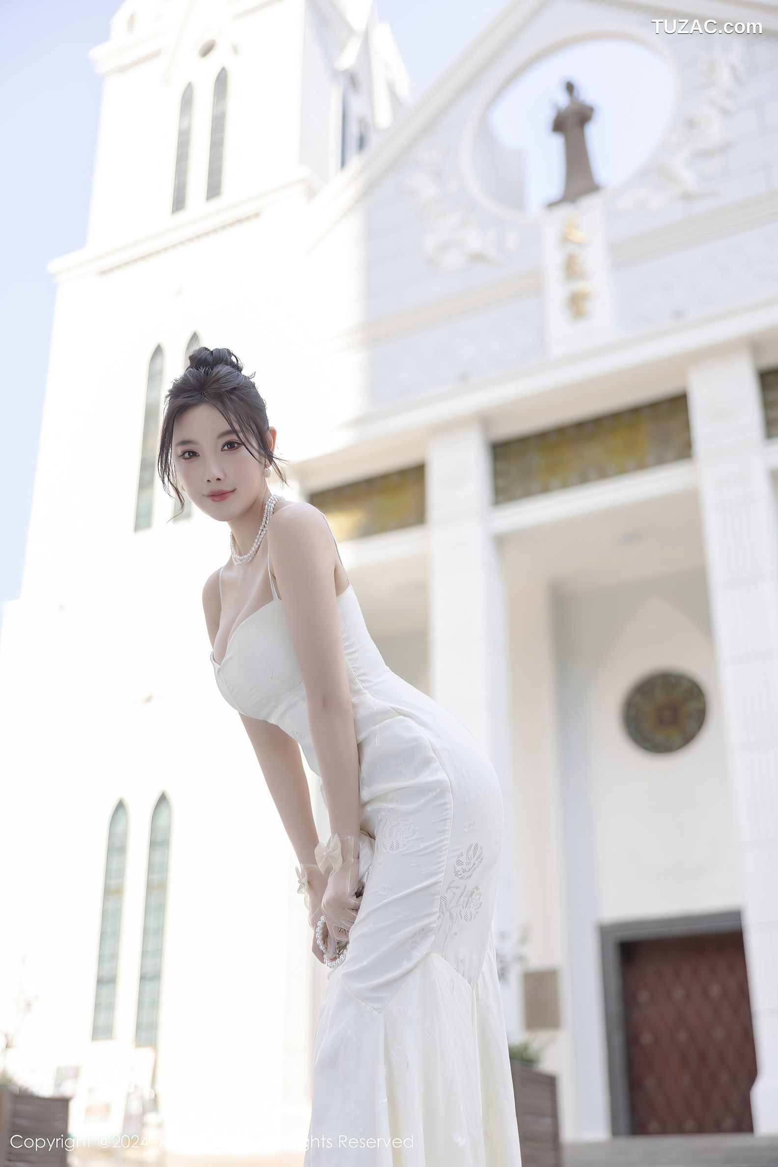 XiuRen秀人网-8538-杨晨晨Yome-白色吊带长裙白色丝袜-2024.05.14