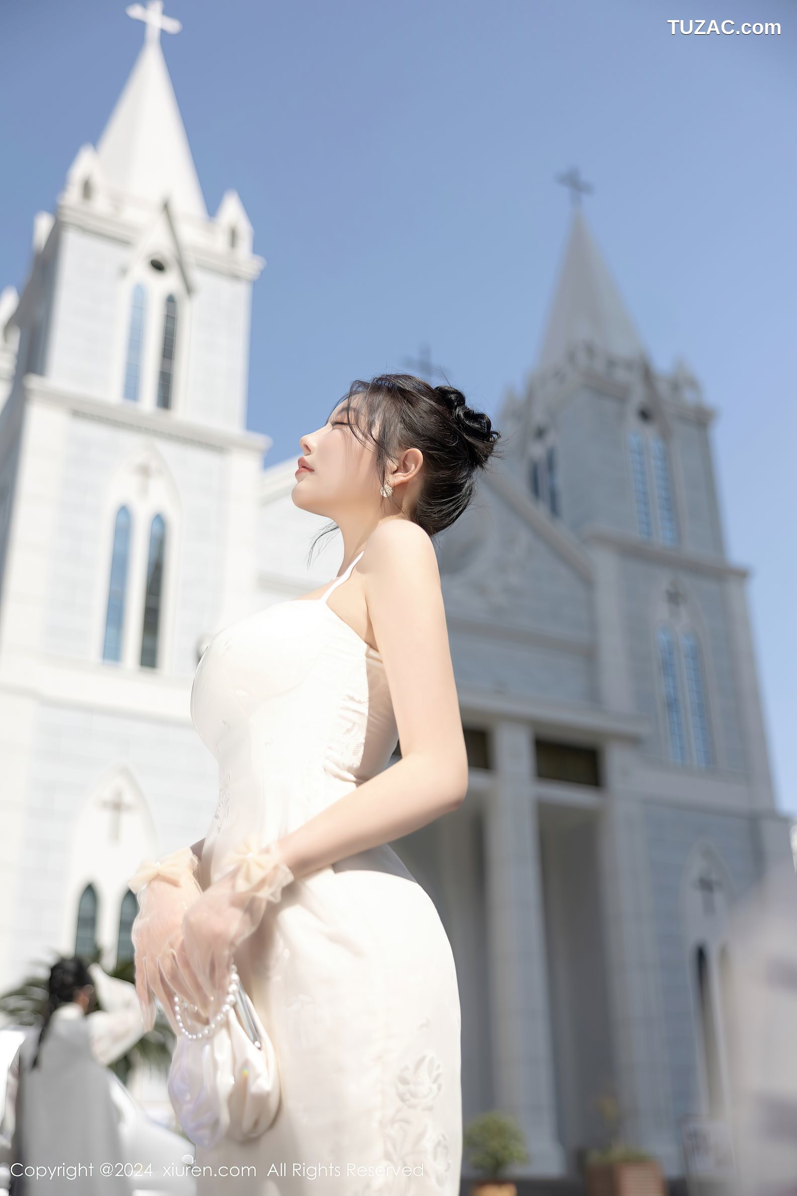 XiuRen秀人网-8538-杨晨晨Yome-白色吊带长裙白色丝袜-2024.05.14