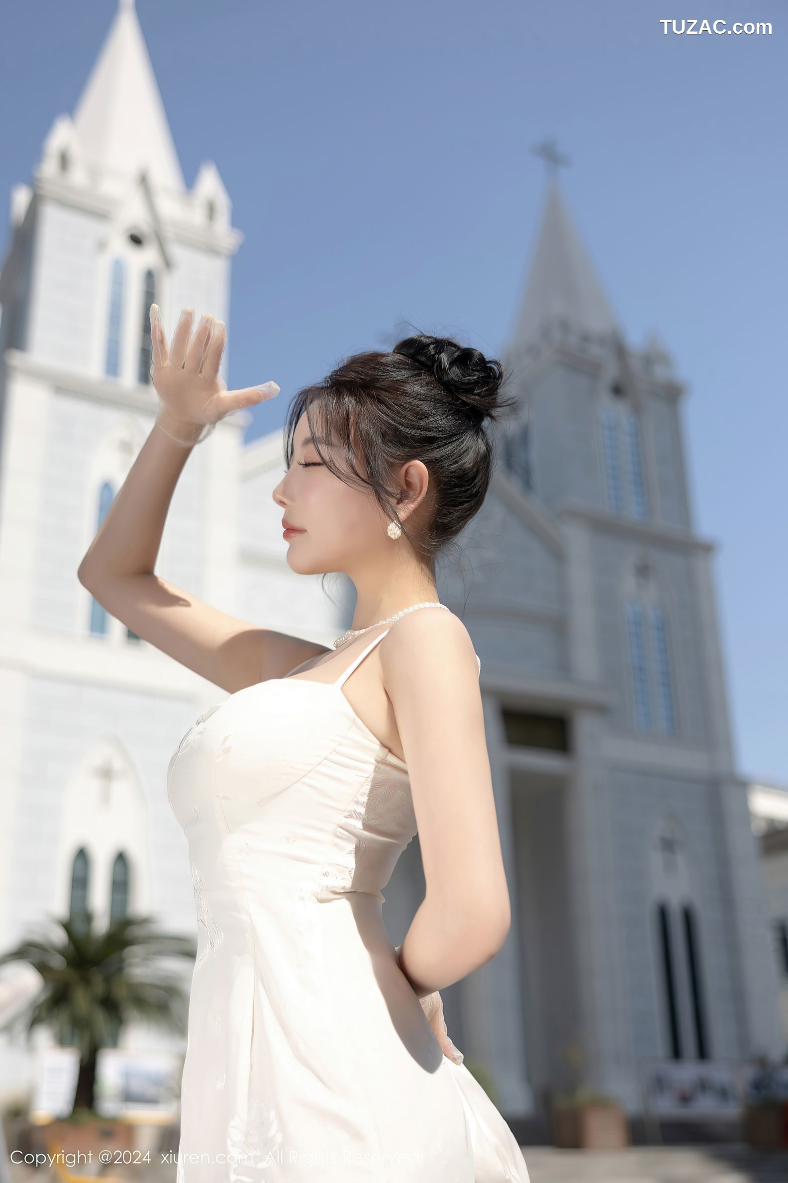 XiuRen秀人网-8538-杨晨晨Yome-白色吊带长裙白色丝袜-2024.05.14