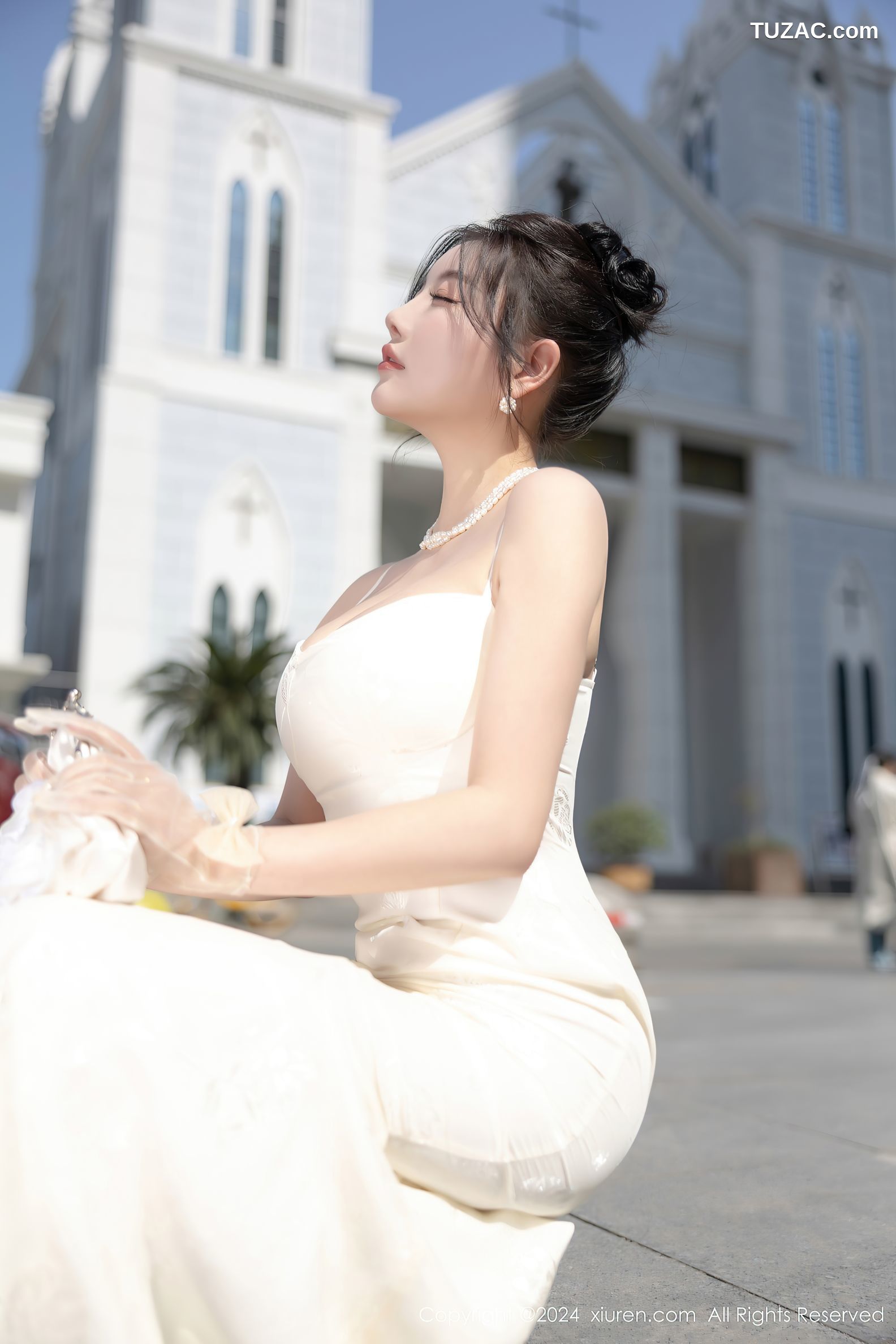 XiuRen秀人网-8538-杨晨晨Yome-白色吊带长裙白色丝袜-2024.05.14