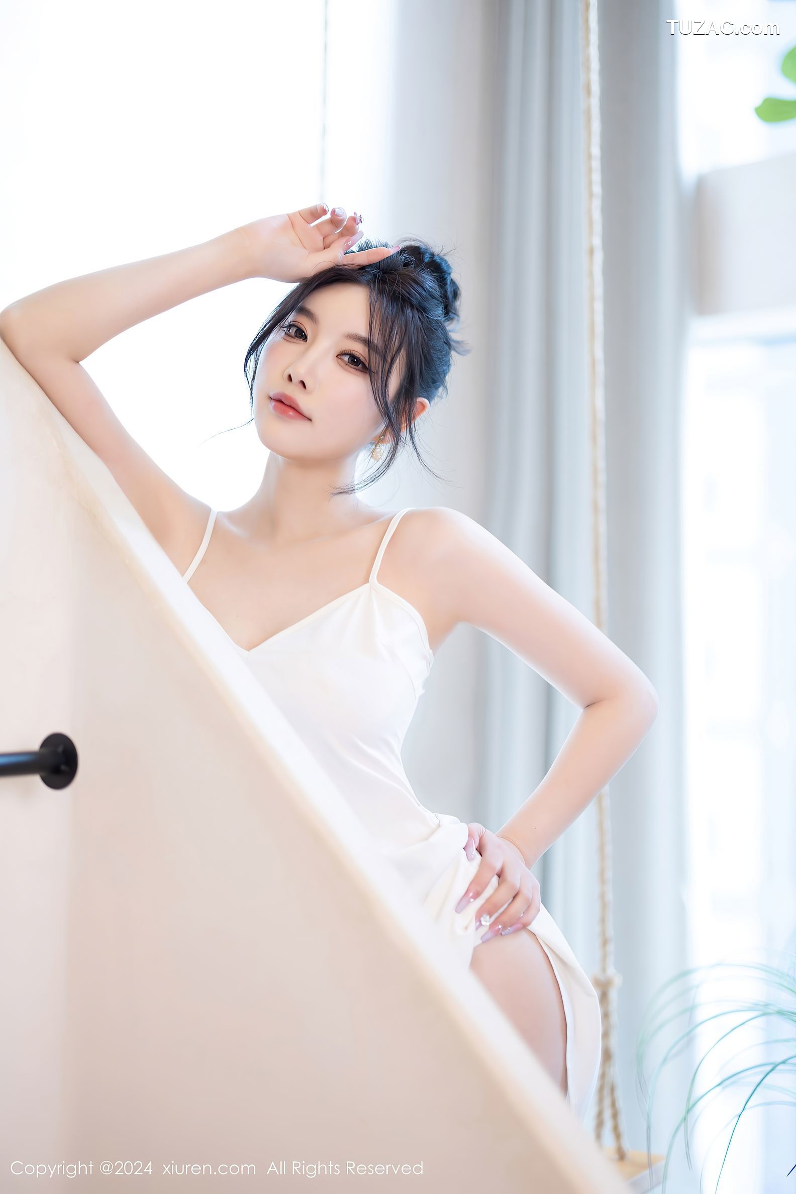 XiuRen秀人网-8538-杨晨晨Yome-白色吊带长裙白色丝袜-2024.05.14