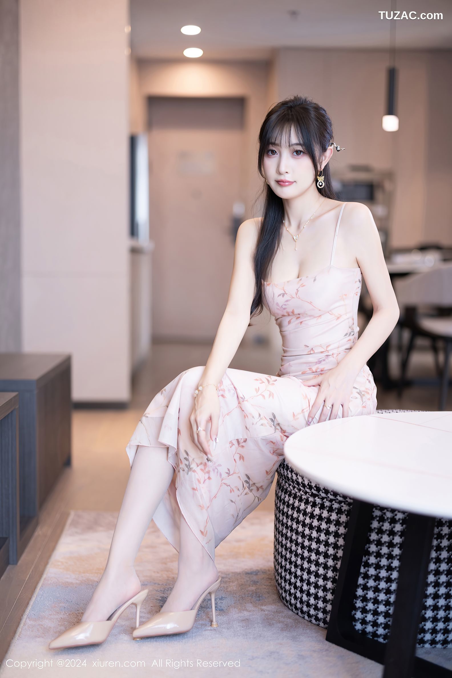 XiuRen秀人网-8682-林星阑-浅粉色连衣裙-2024.06.11