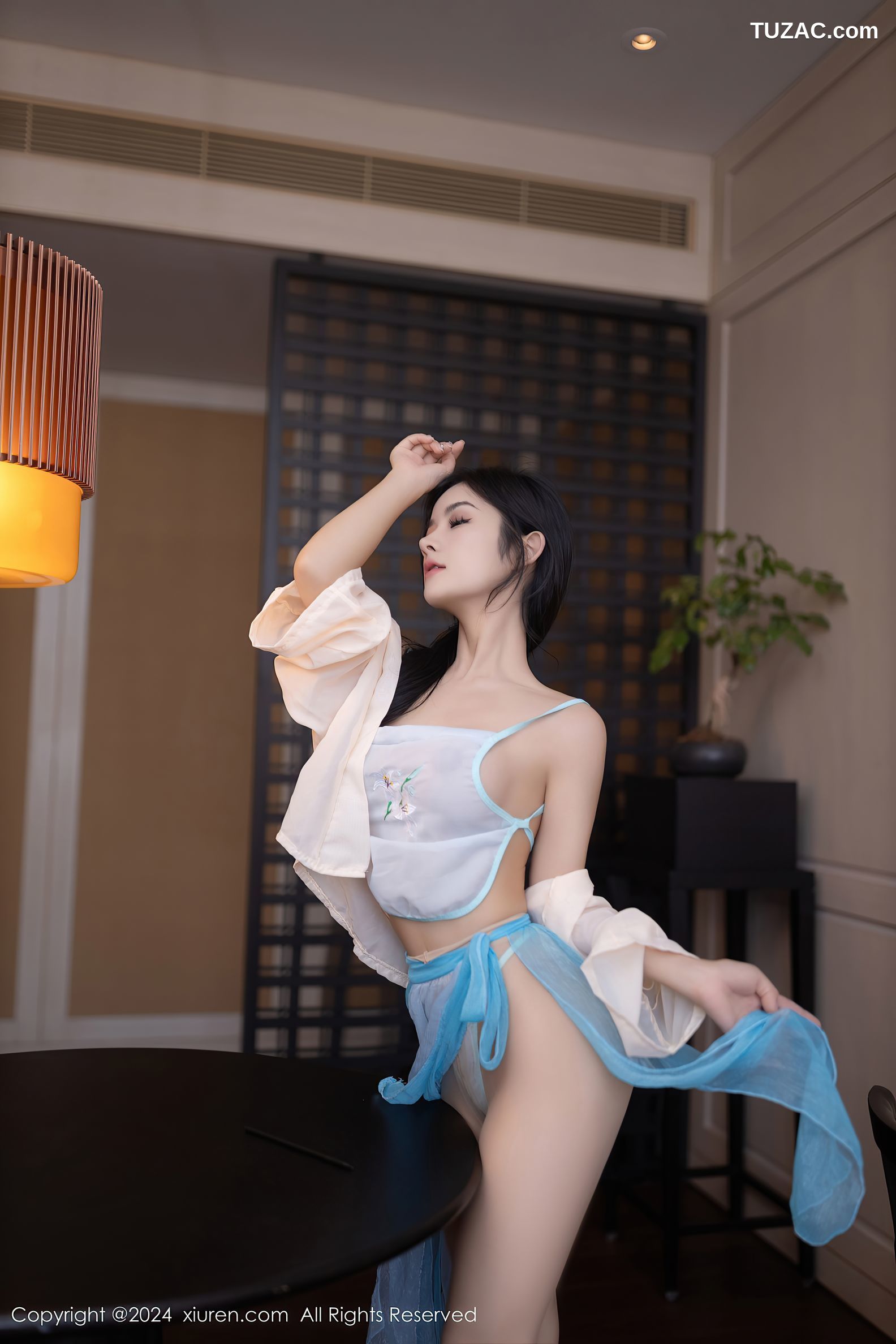 XiuRen秀人网-8691-谭小灵-古风浅蓝色纱裙白色肚兜-2024.06.12