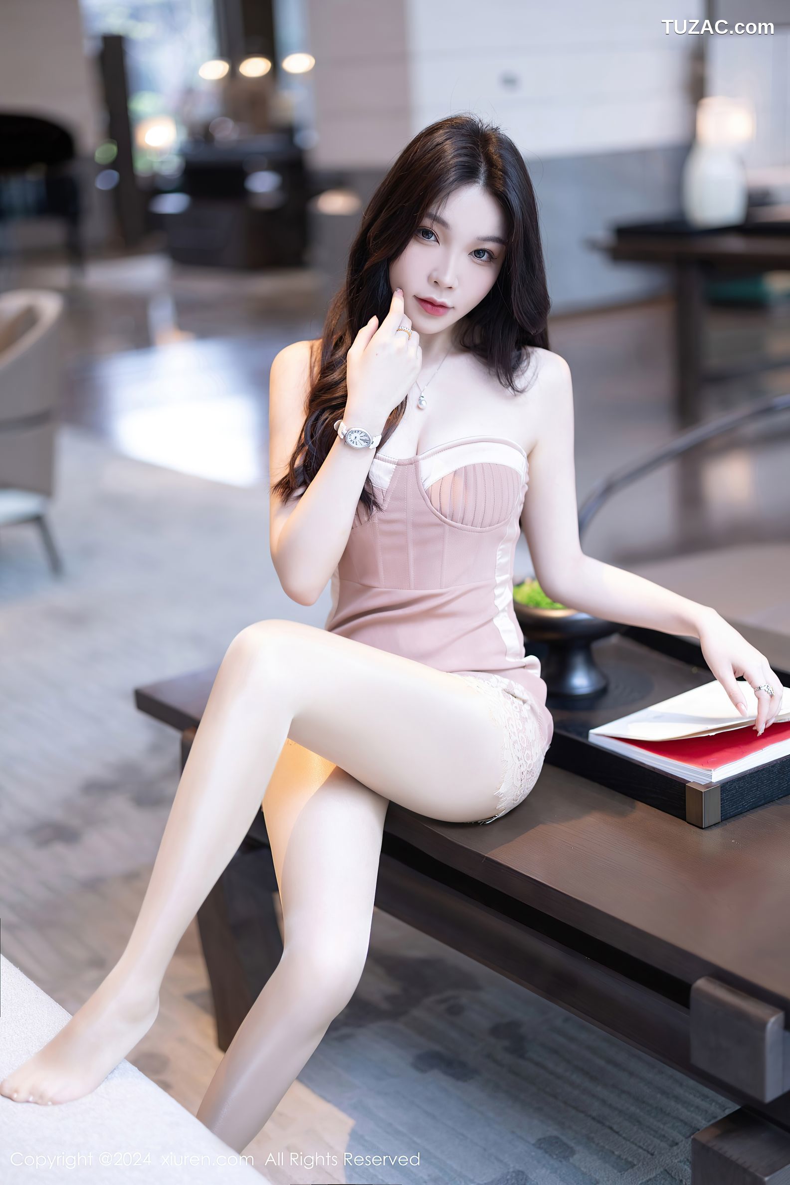 XiuRen秀人网-8713-徐莉芝Booty-淡粉内衣-黑色蕾丝内衣黑丝-2024.06.17