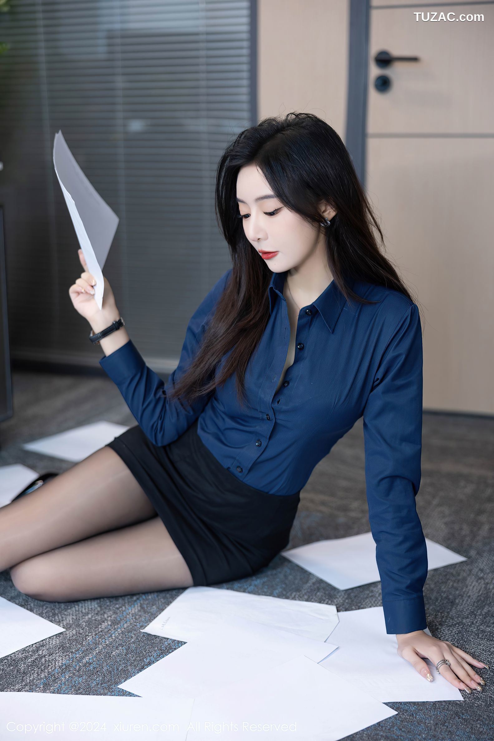 XiuRen秀人网-8760-王馨瑶yanni-OL深蓝衬衫短裙黑丝-2024.06.26