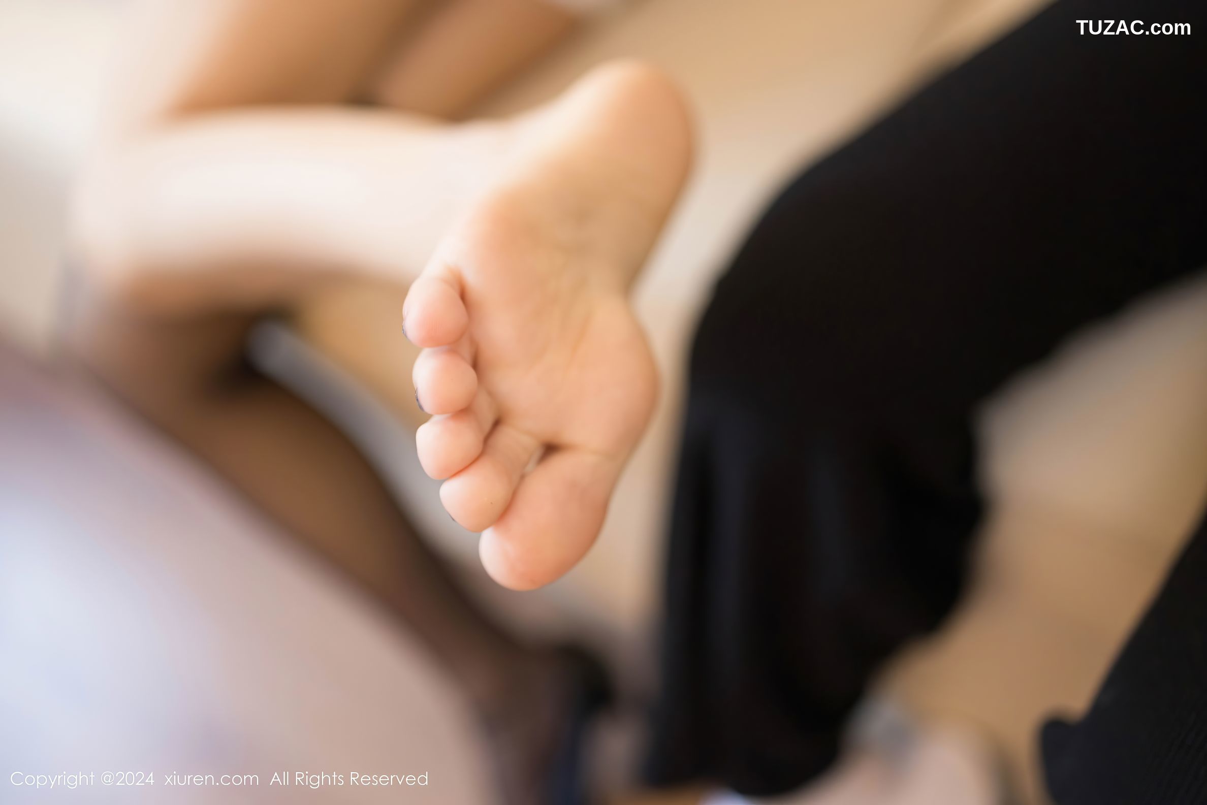 XiuRen秀人网-8805-金妍兮-浅蓝色制服衬衫黑短裙黑丝-2024.07.04