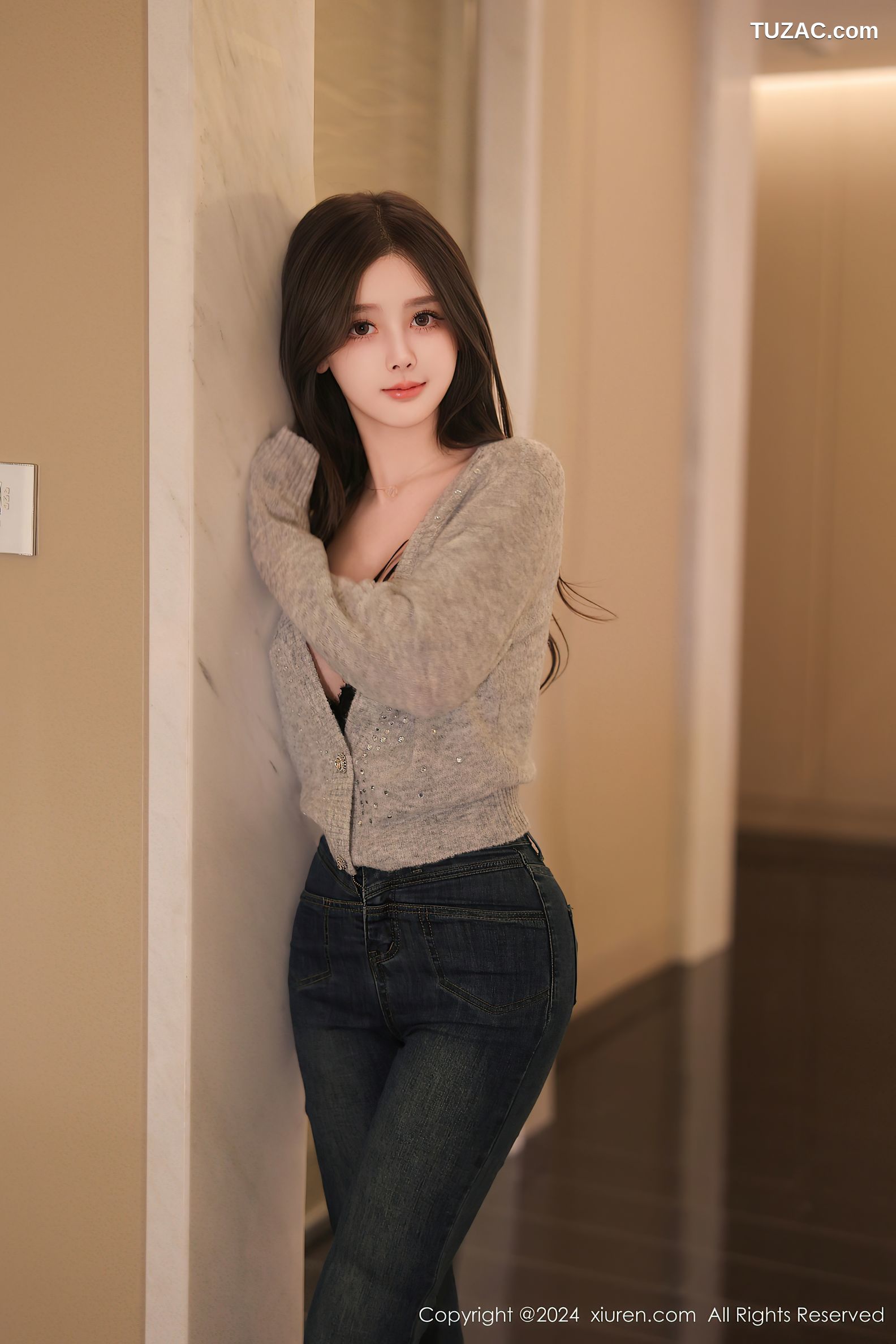 XiuRen秀人网-8806-奶喵喵-浅灰毛衣牛仔裤黑蕾丝情趣内衣1-2024.07.04