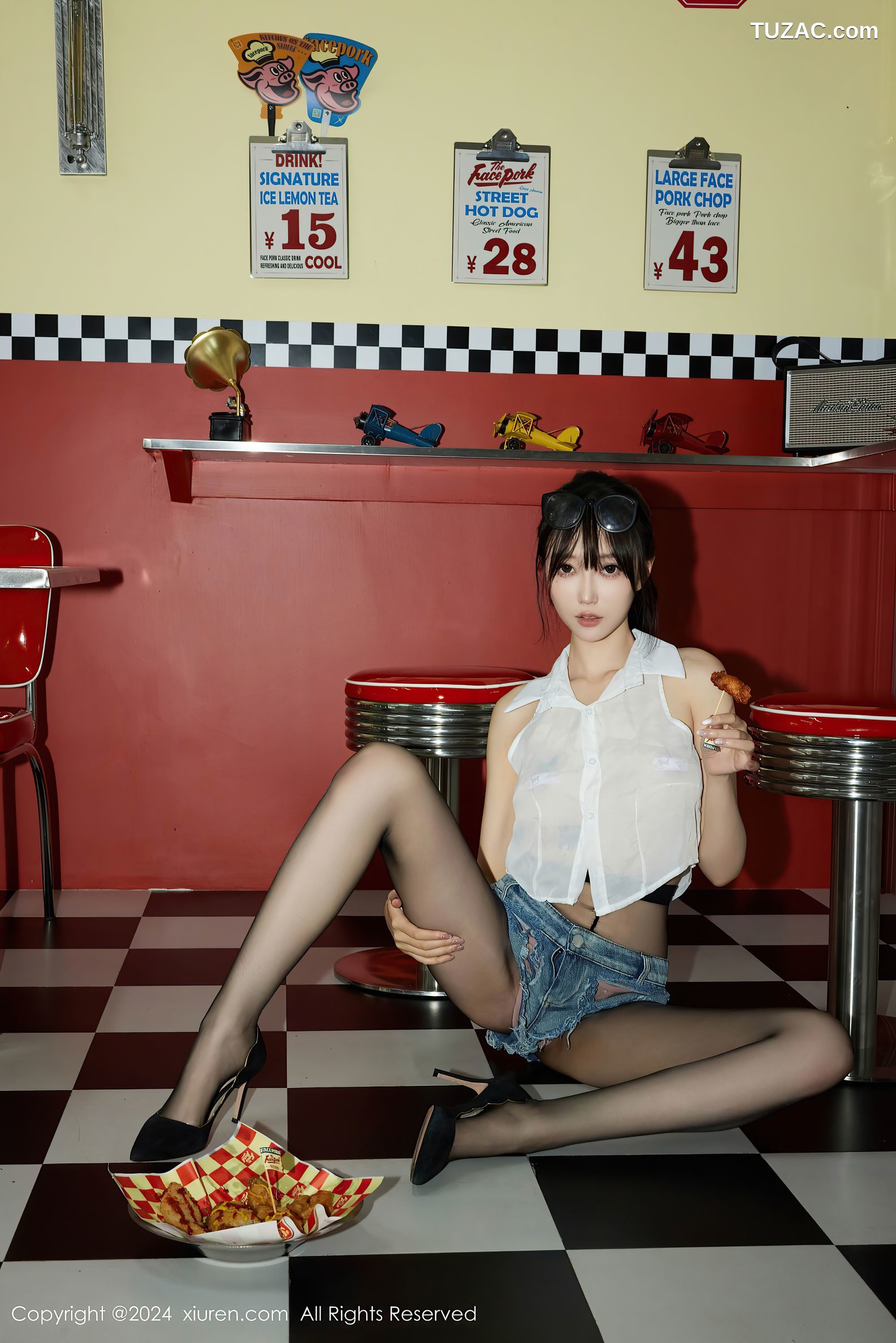 XiuRen秀人网-8811-玥儿玥er-杭州心愿旅拍-超短牛仔裤无袖轻透白衬衫黑丝爆乳-2024.07.05