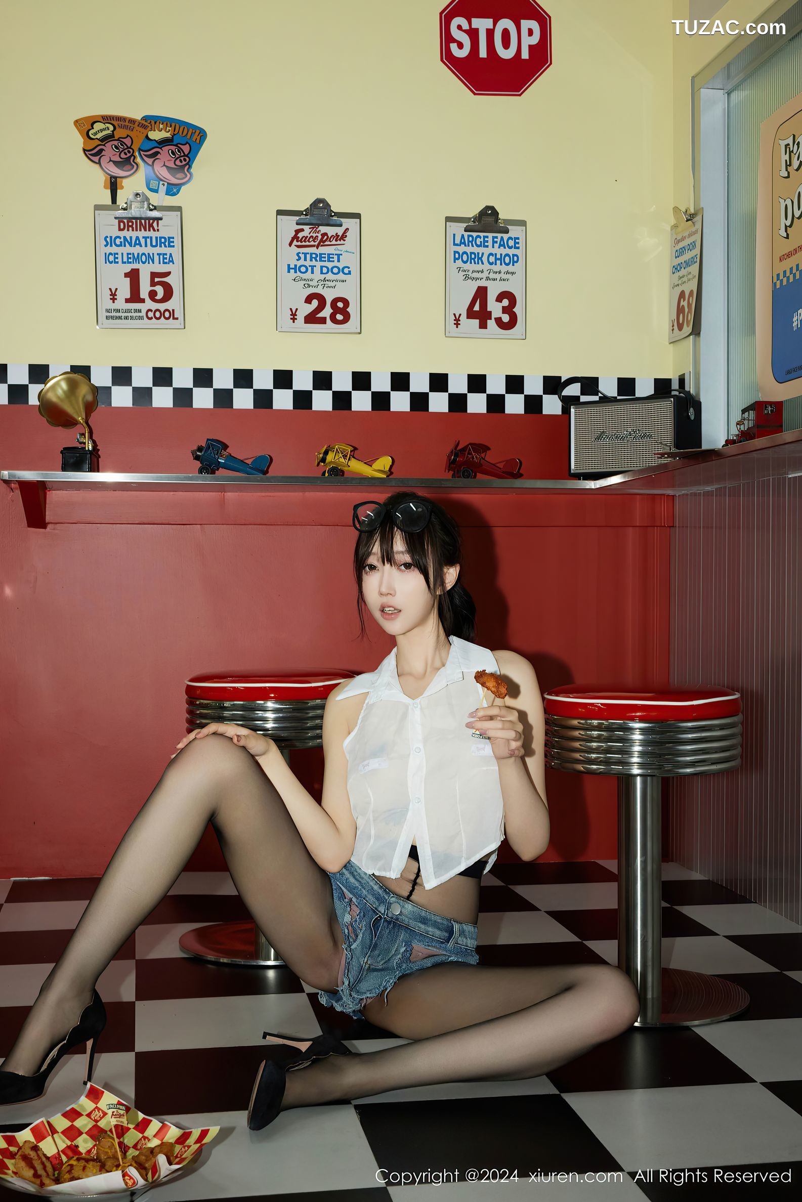 XiuRen秀人网-8811-玥儿玥er-杭州心愿旅拍-超短牛仔裤无袖轻透白衬衫黑丝爆乳-2024.07.05