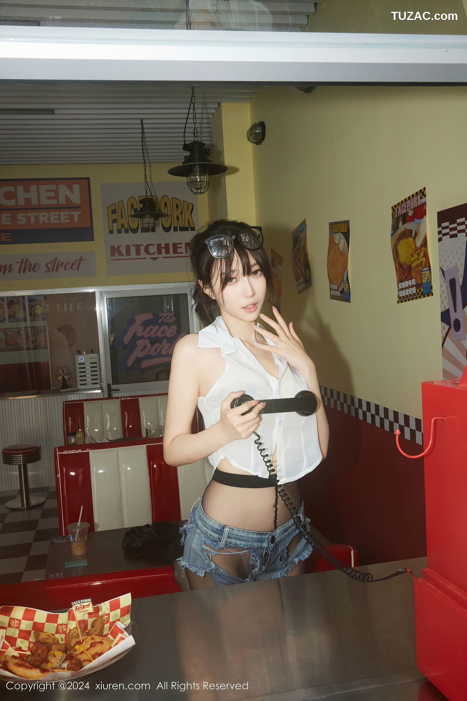 XiuRen秀人网-8811-玥儿玥er-杭州心愿旅拍-超短牛仔裤无袖轻透白衬衫黑丝爆乳-2024.07.05