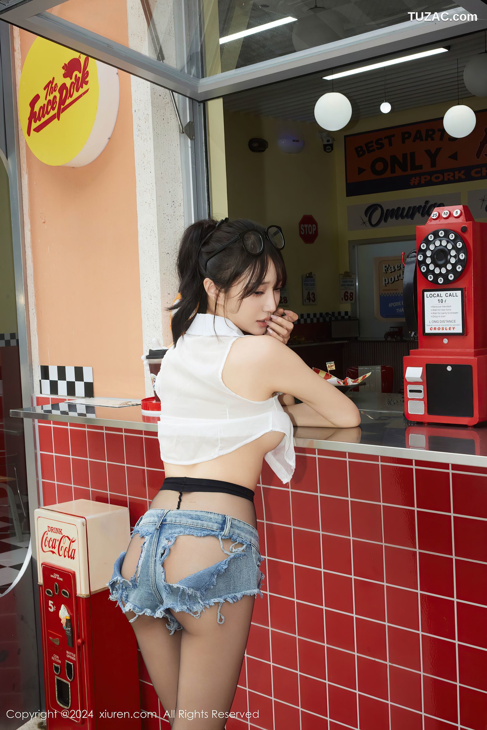 XiuRen秀人网-8811-玥儿玥er-杭州心愿旅拍-超短牛仔裤无袖轻透白衬衫黑丝爆乳-2024.07.05