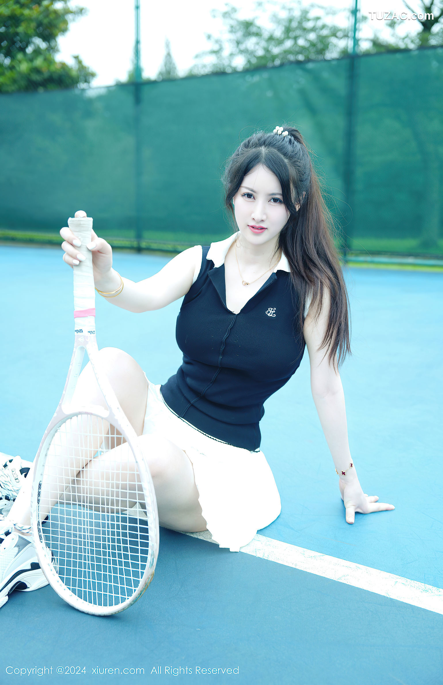 XiuRen秀人网-8821-诗诗kiki-网球场地运动T恤凸点-2024.07.08