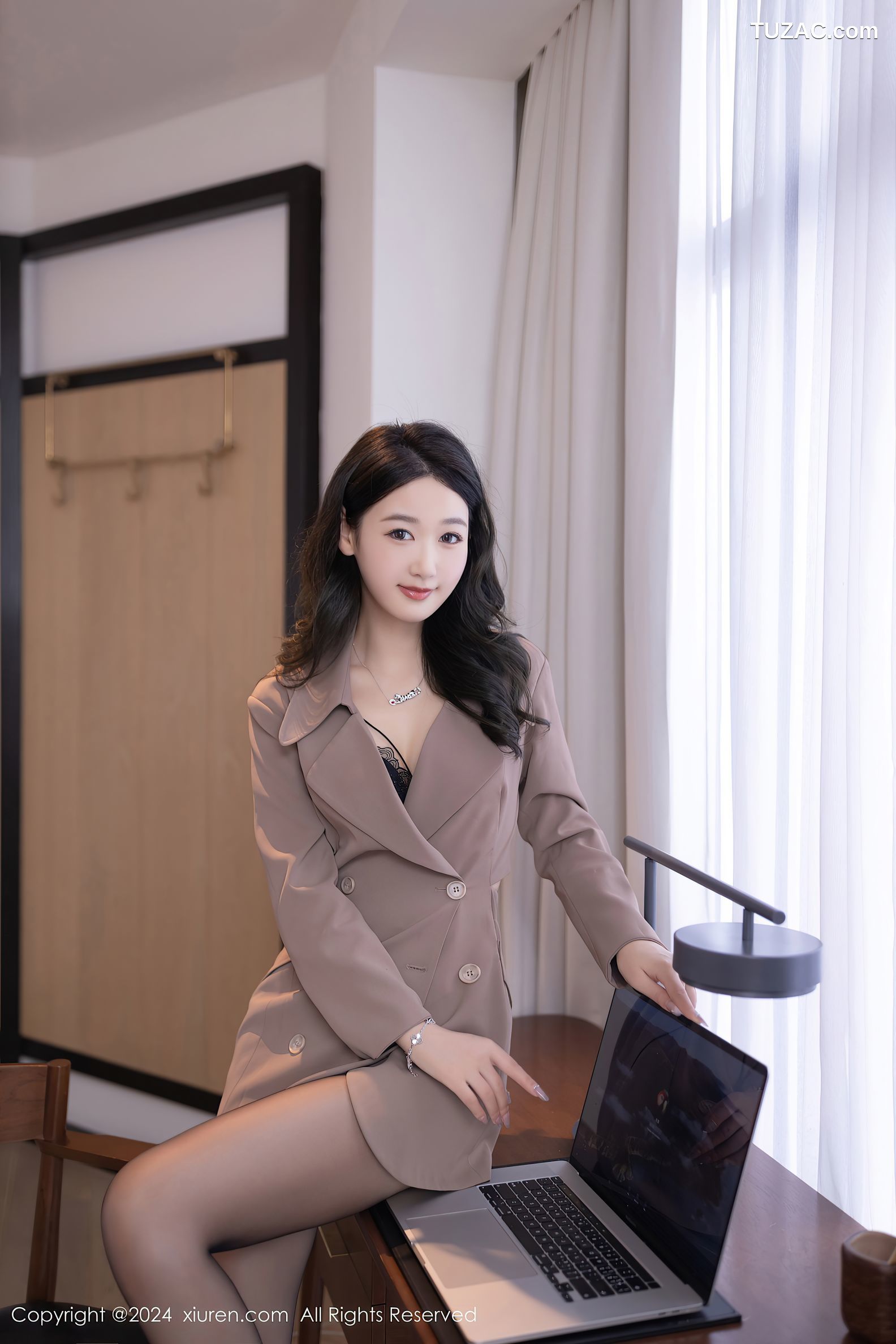 XiuRen秀人网-8824-唐安琪-犯错的秘书主题拍摄黑色内衣黑丝-2024.07.08