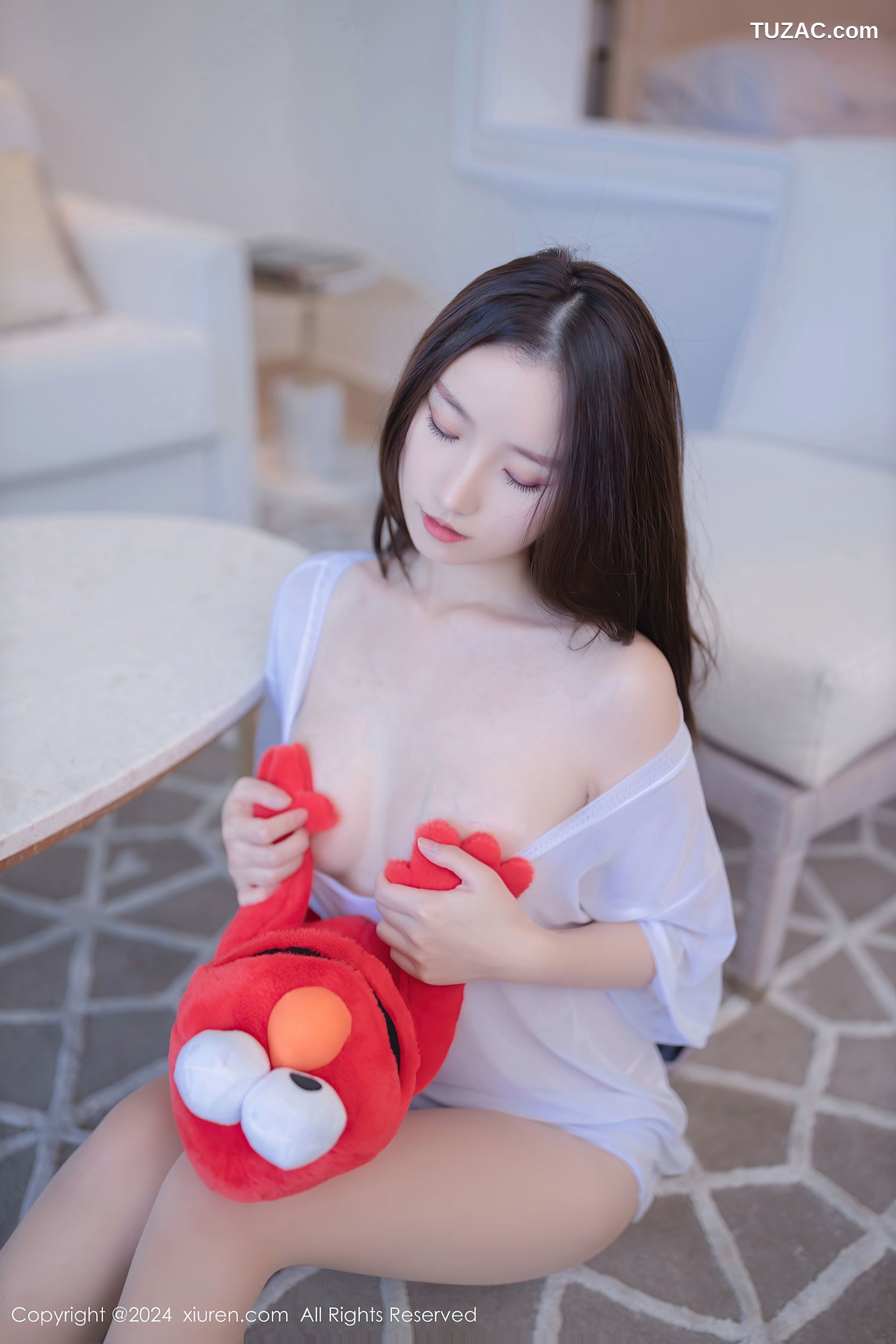 XiuRen秀人网-8834-杏子Yada-白色轻透连衣短裙肉丝爆乳-2024.07.10