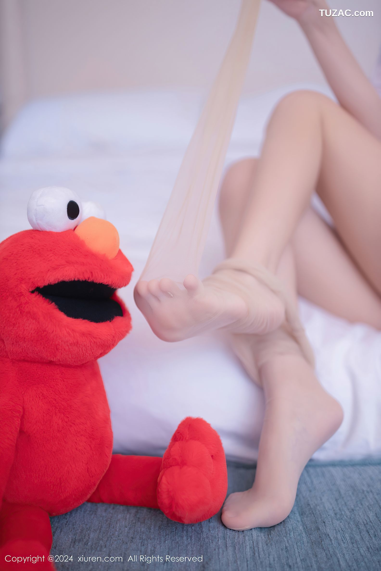 XiuRen秀人网-8834-杏子Yada-白色轻透连衣短裙肉丝爆乳-2024.07.10