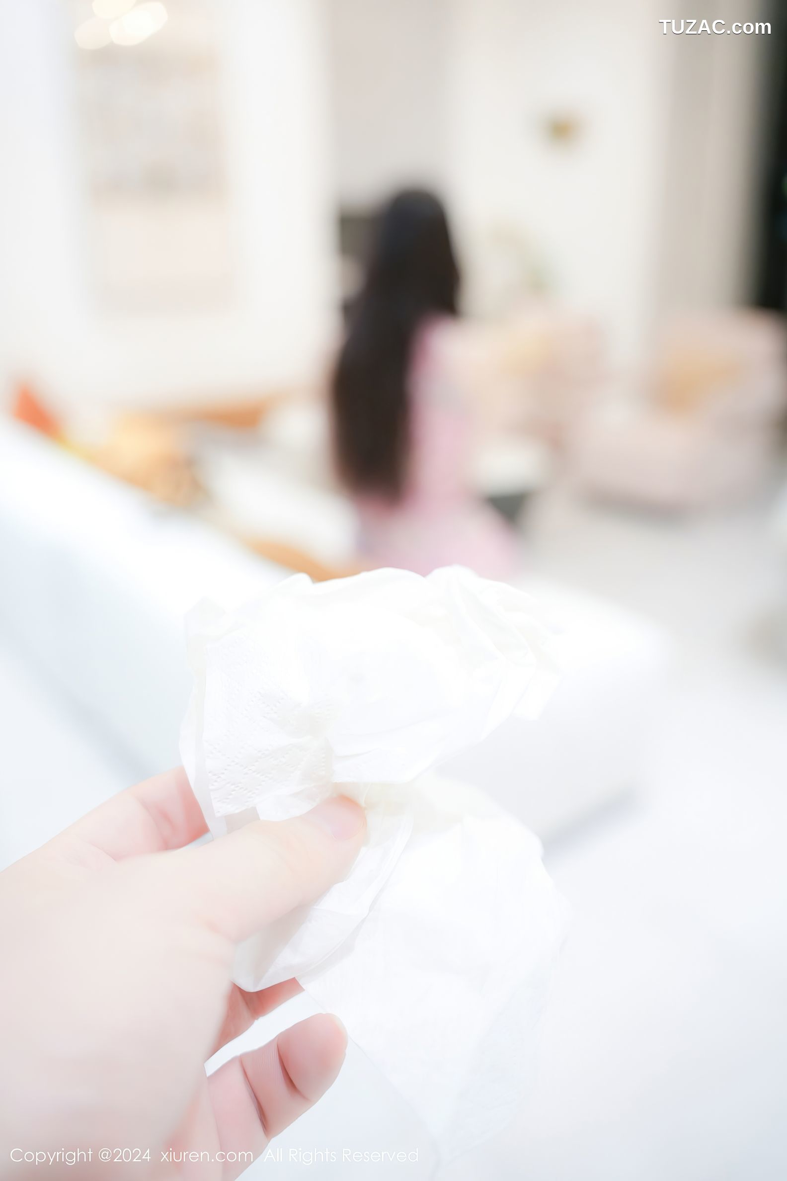 XiuRen秀人网-8855-Erikaki-尾随迷奸剧情-浅粉碎花裙爆乳-2024.07.12