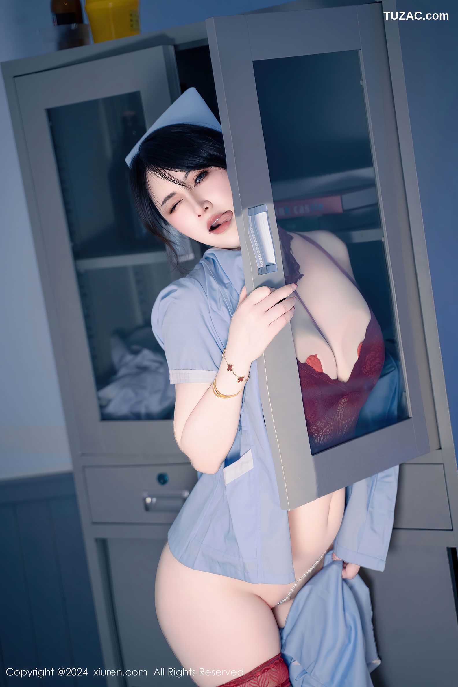 XiuRen秀人网-8859-诗诗kiki-日系保健室蓝衣护士酒红色蕾丝内衣珍珠丁字裤-2024.07.15