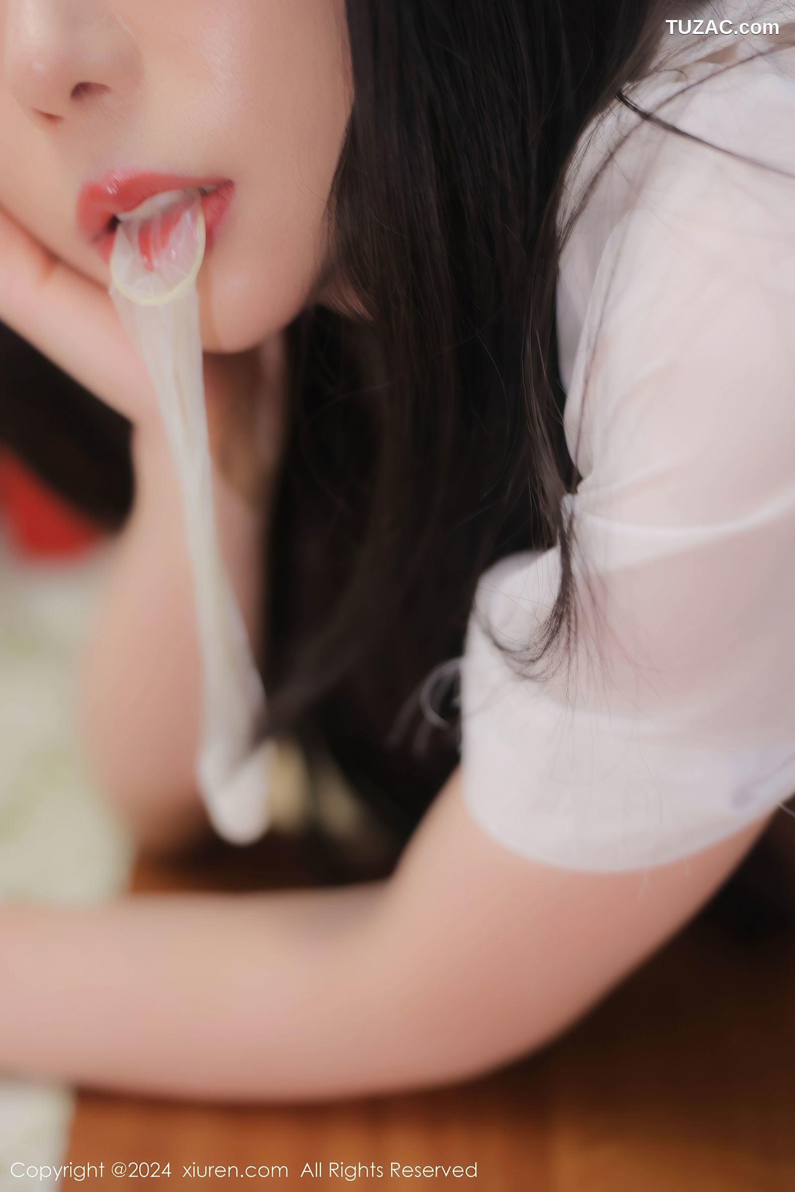 XiuRen秀人网-8885-桃妖夭-白色轻透衬衫黑短裙肉丝大尺度-2024.07.19