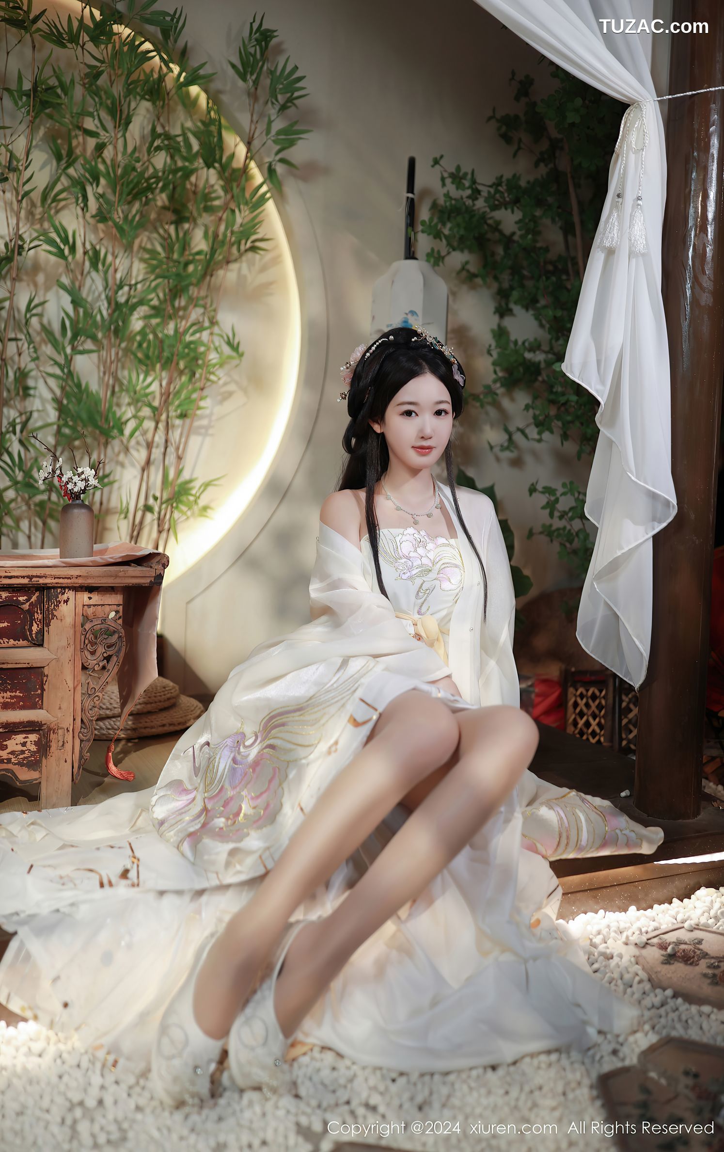 XiuRen秀人网-8898-唐安琪-迪拜旅拍-古风白衣-2024.07.22