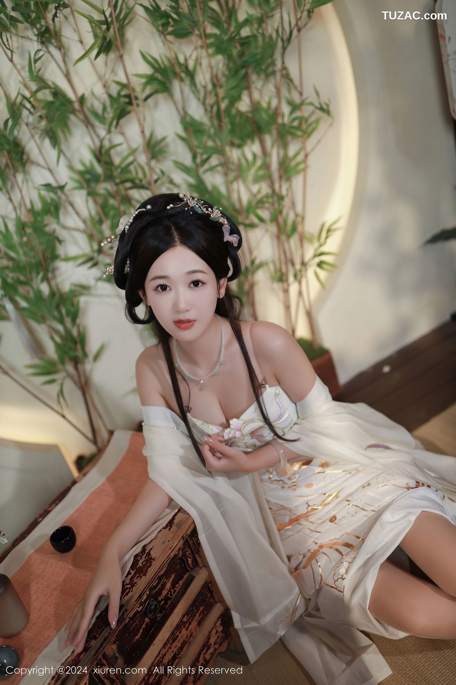 XiuRen秀人网-8898-唐安琪-迪拜旅拍-古风白衣-2024.07.22