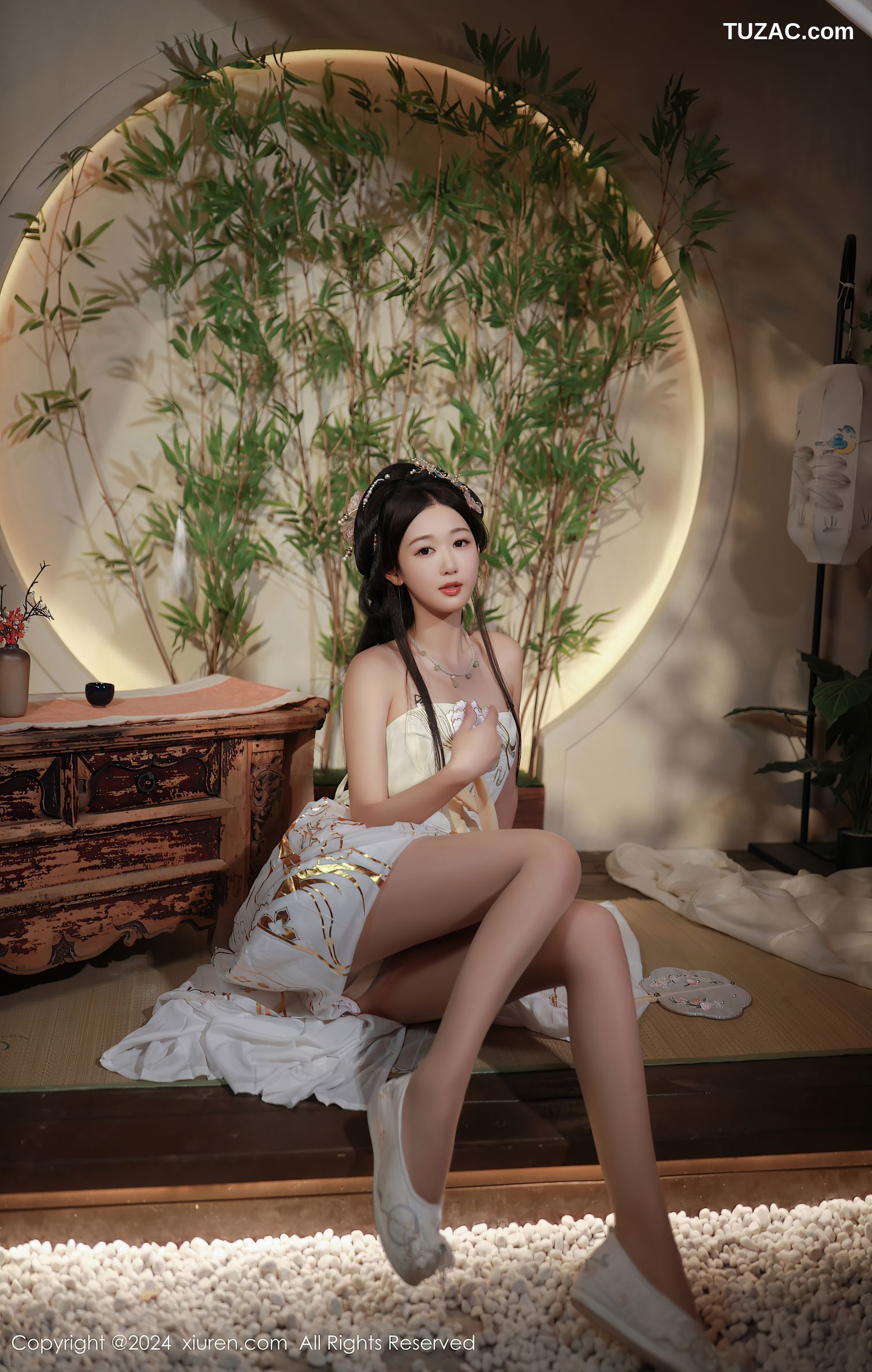 XiuRen秀人网-8898-唐安琪-迪拜旅拍-古风白衣-2024.07.22