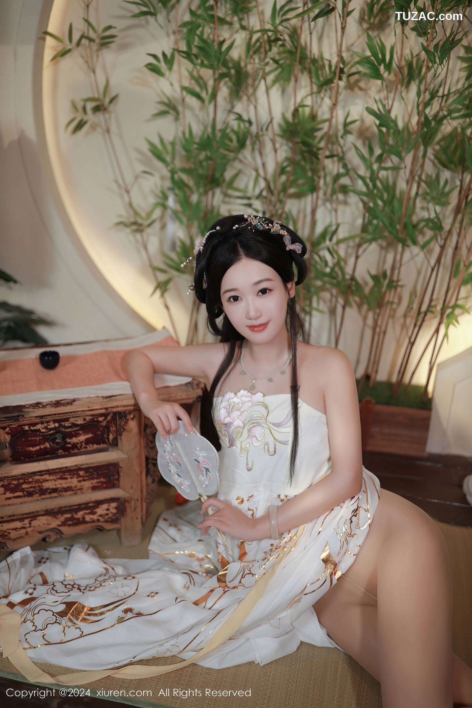 XiuRen秀人网-8898-唐安琪-迪拜旅拍-古风白衣-2024.07.22