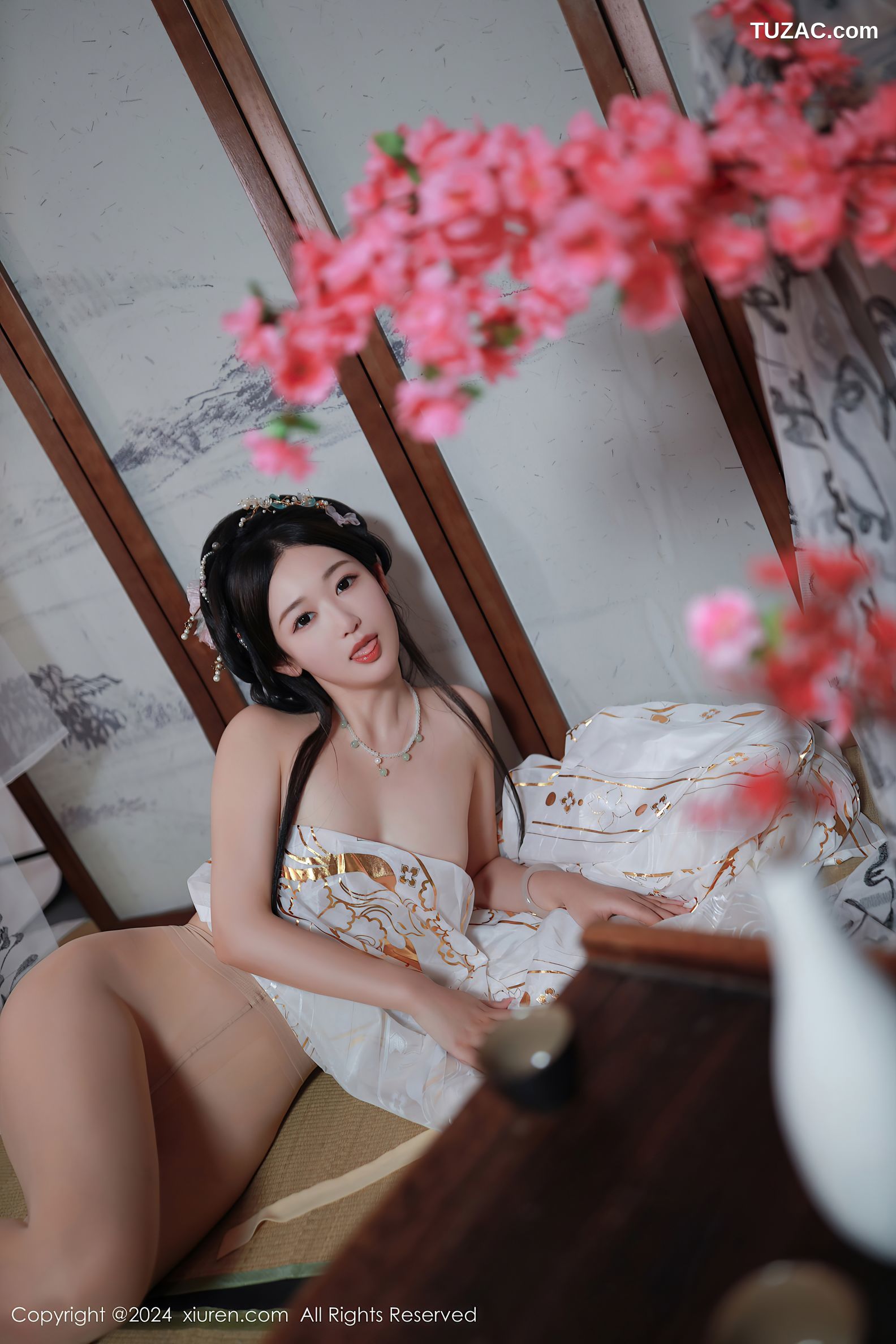 XiuRen秀人网-8898-唐安琪-迪拜旅拍-古风白衣-2024.07.22