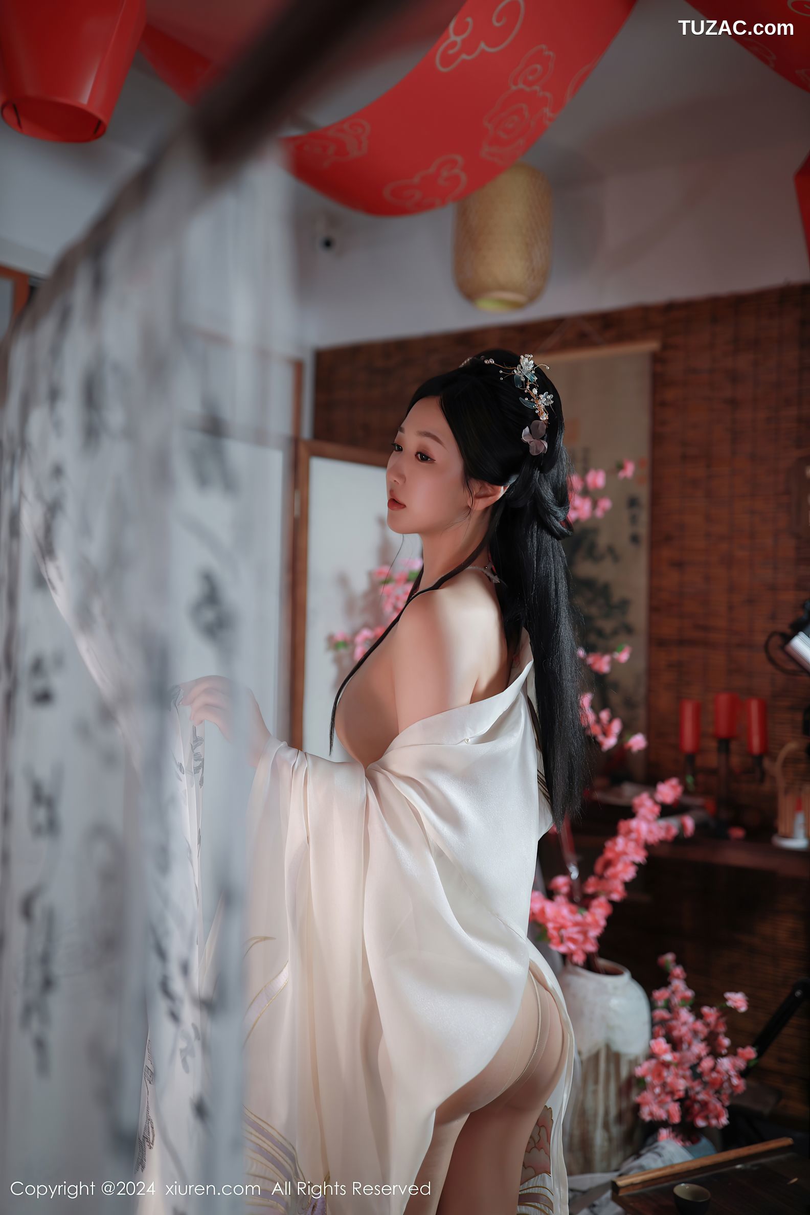 XiuRen秀人网-8898-唐安琪-迪拜旅拍-古风白衣-2024.07.22