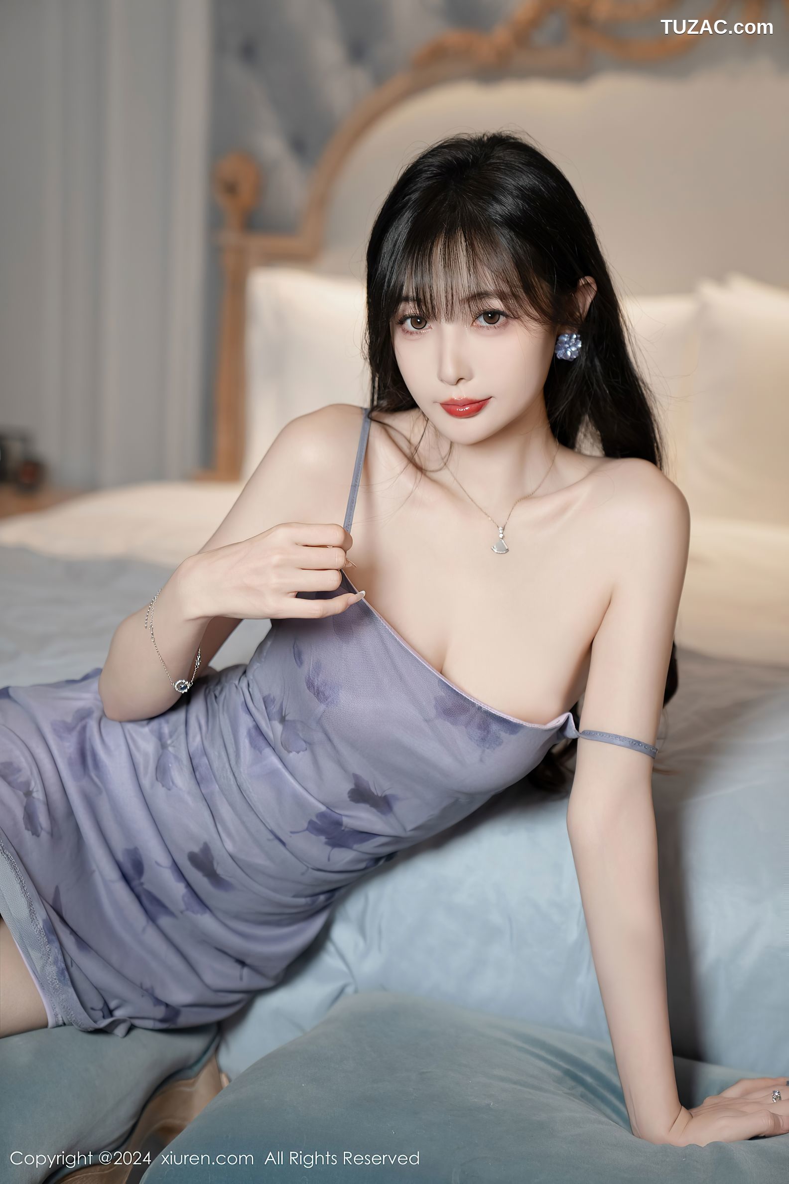 XiuRen秀人网-8915-林星阑-灰色吊带连衣裙黑色情趣内衣黑丝爆乳-2024.07.25