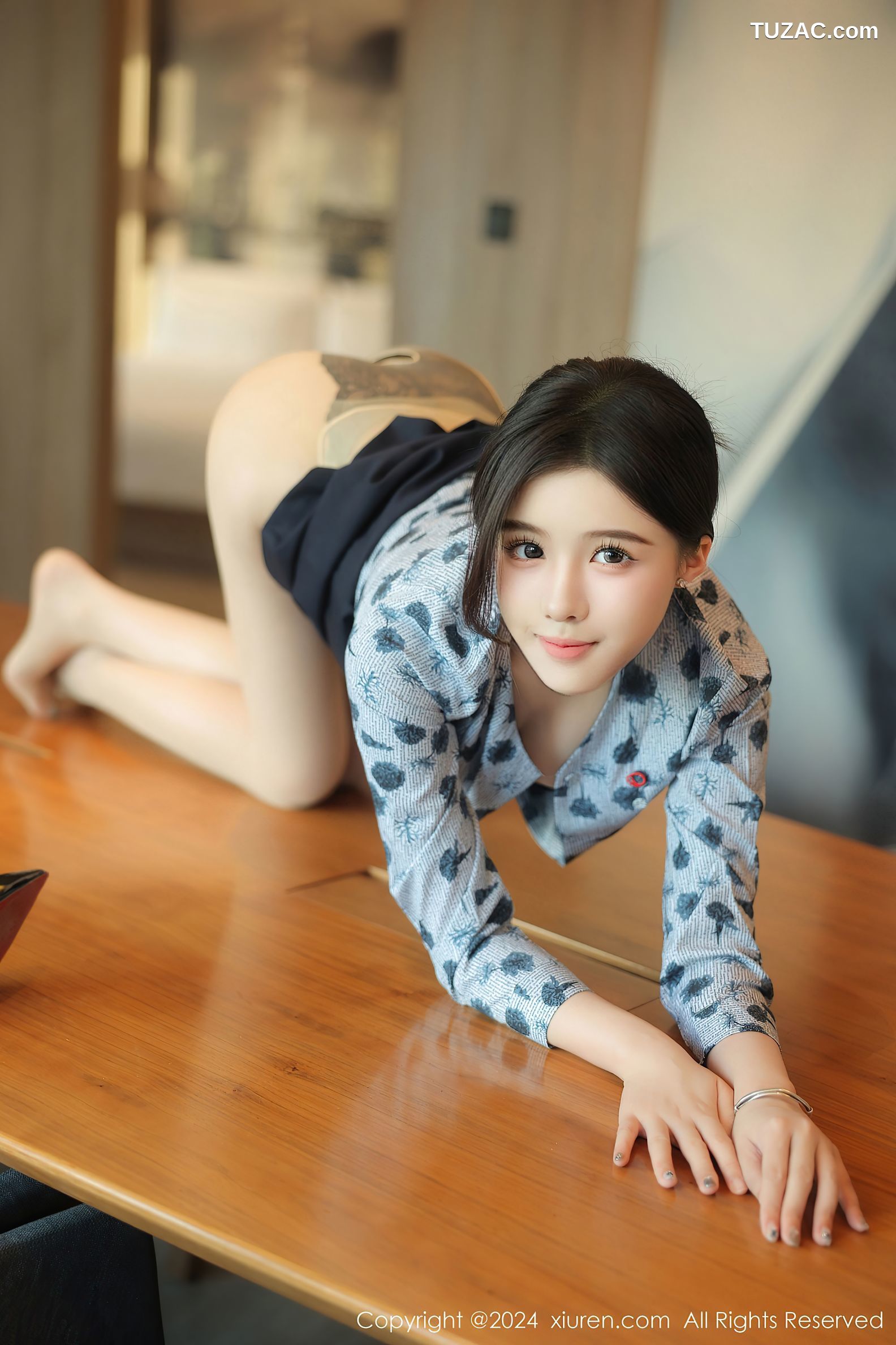 XiuRen秀人网-8919-袁圆-首套-酒店女服务员制服衬衫短裙黑色内衣肉丝爆乳-2024.07.26