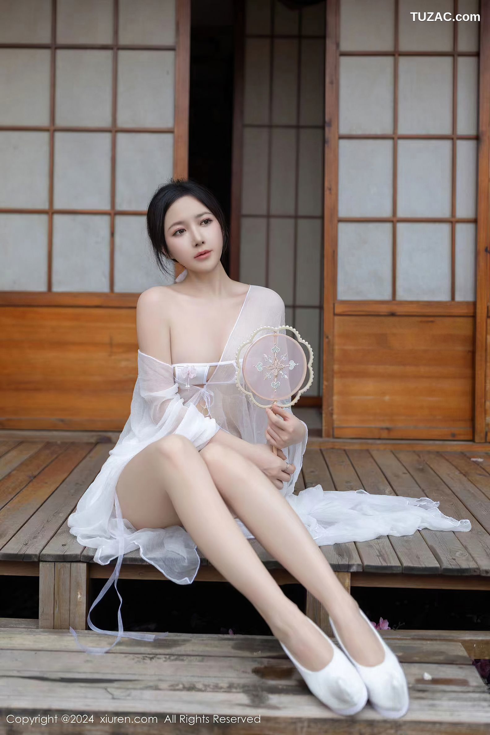 XiuRen秀人网-8927-鱼子酱Fish-迪拜旅拍-古风轻透白纱裙超小白色内衣爆乳-2024.07.26