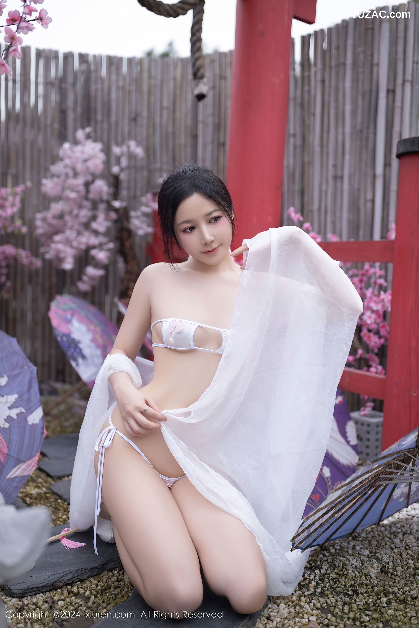 XiuRen秀人网-8927-鱼子酱Fish-迪拜旅拍-古风轻透白纱裙超小白色内衣爆乳-2024.07.26
